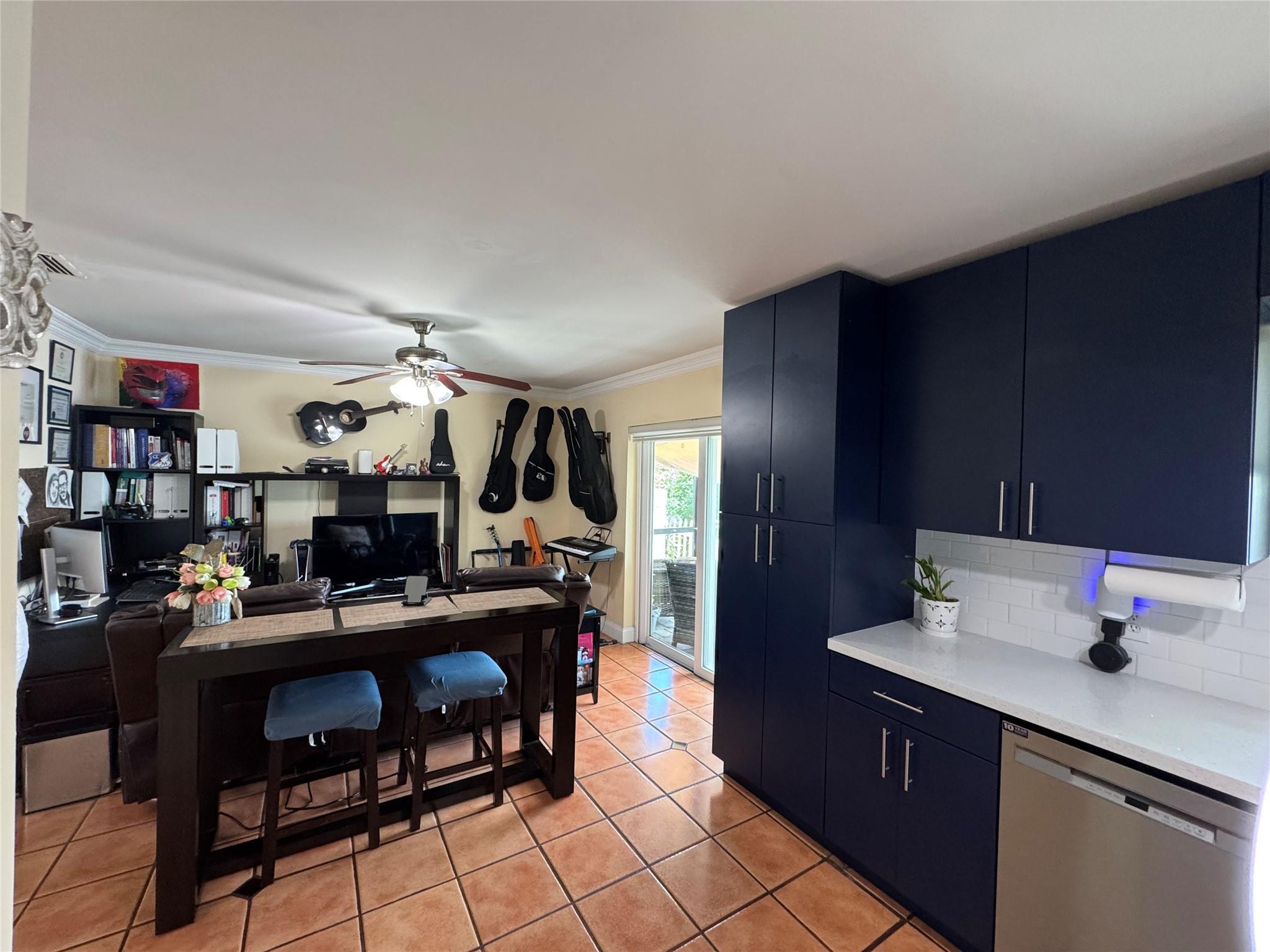 718 SW 88th Ter, Plantation, FL, 33324/$495,000 4 718 SW 88th Ter