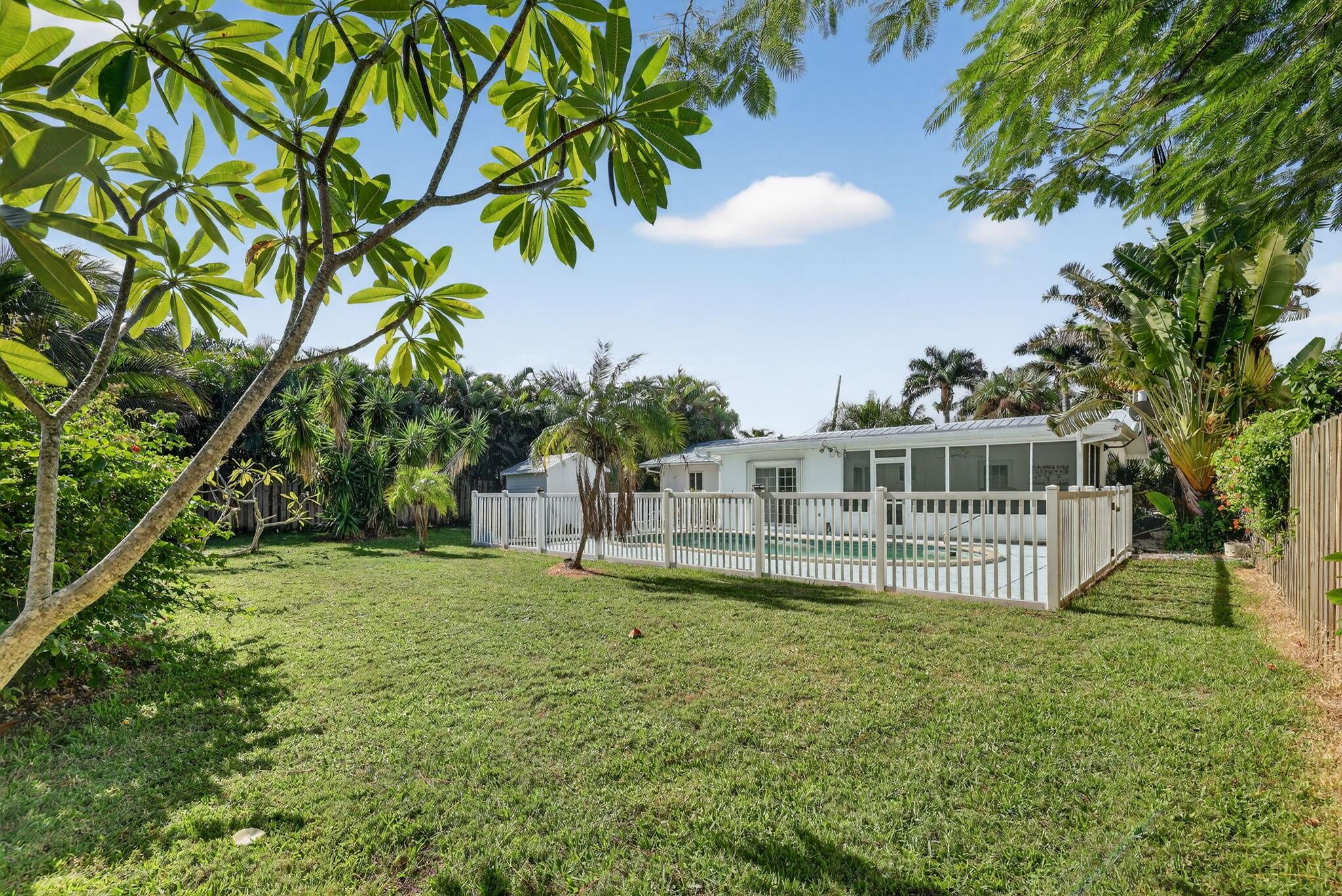 TROPICAL BEACH - Residential