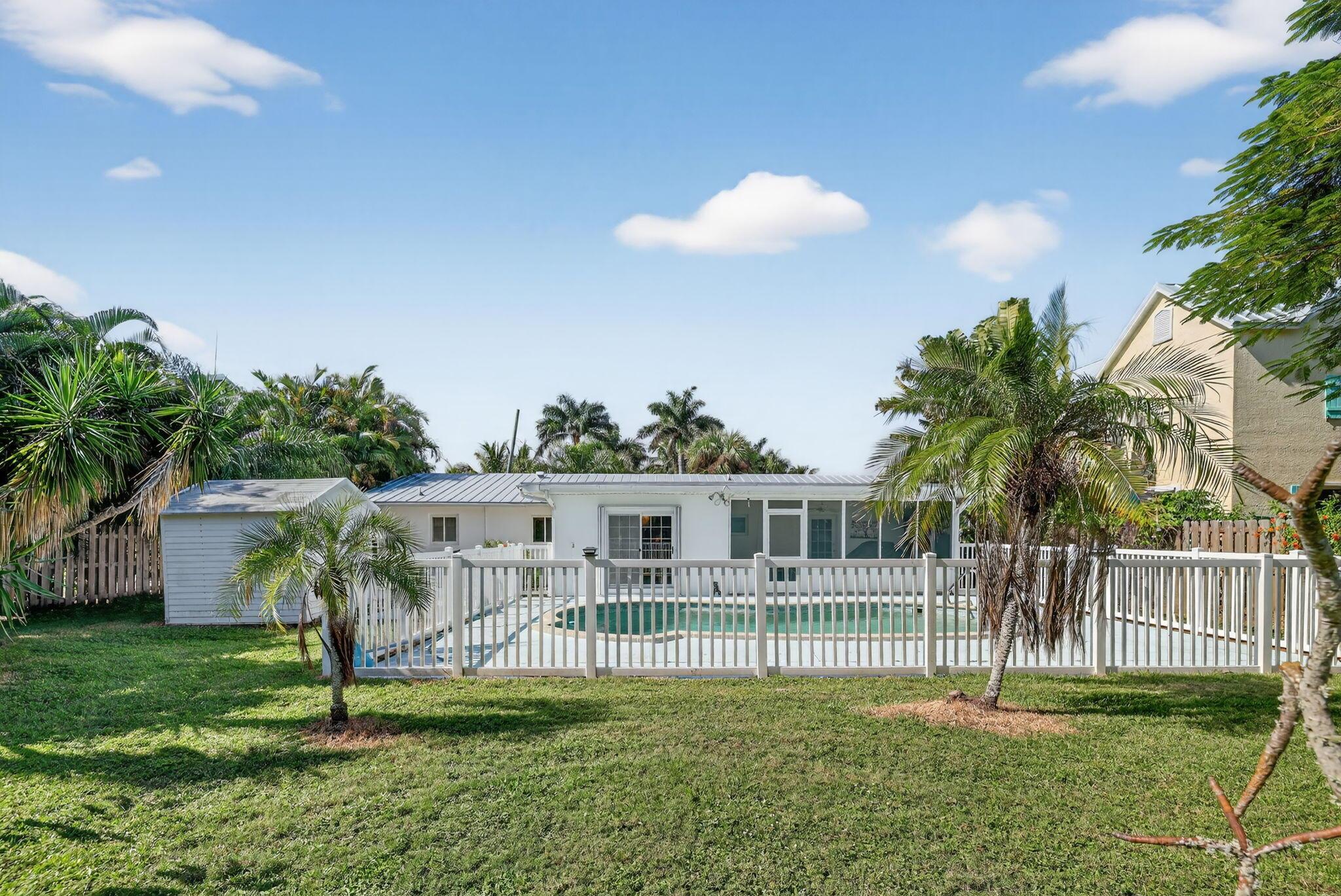 TROPICAL BEACH - Residential