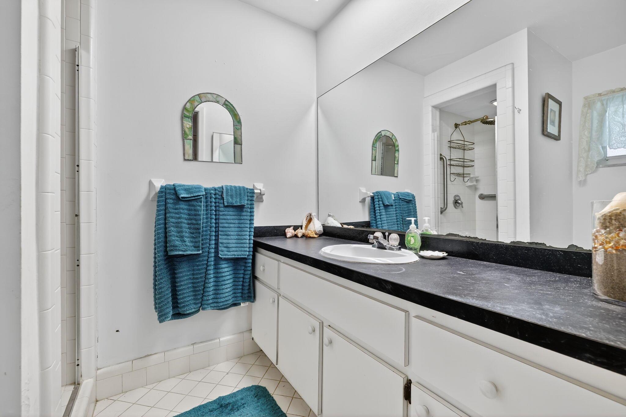 TROPICAL BEACH - Residential