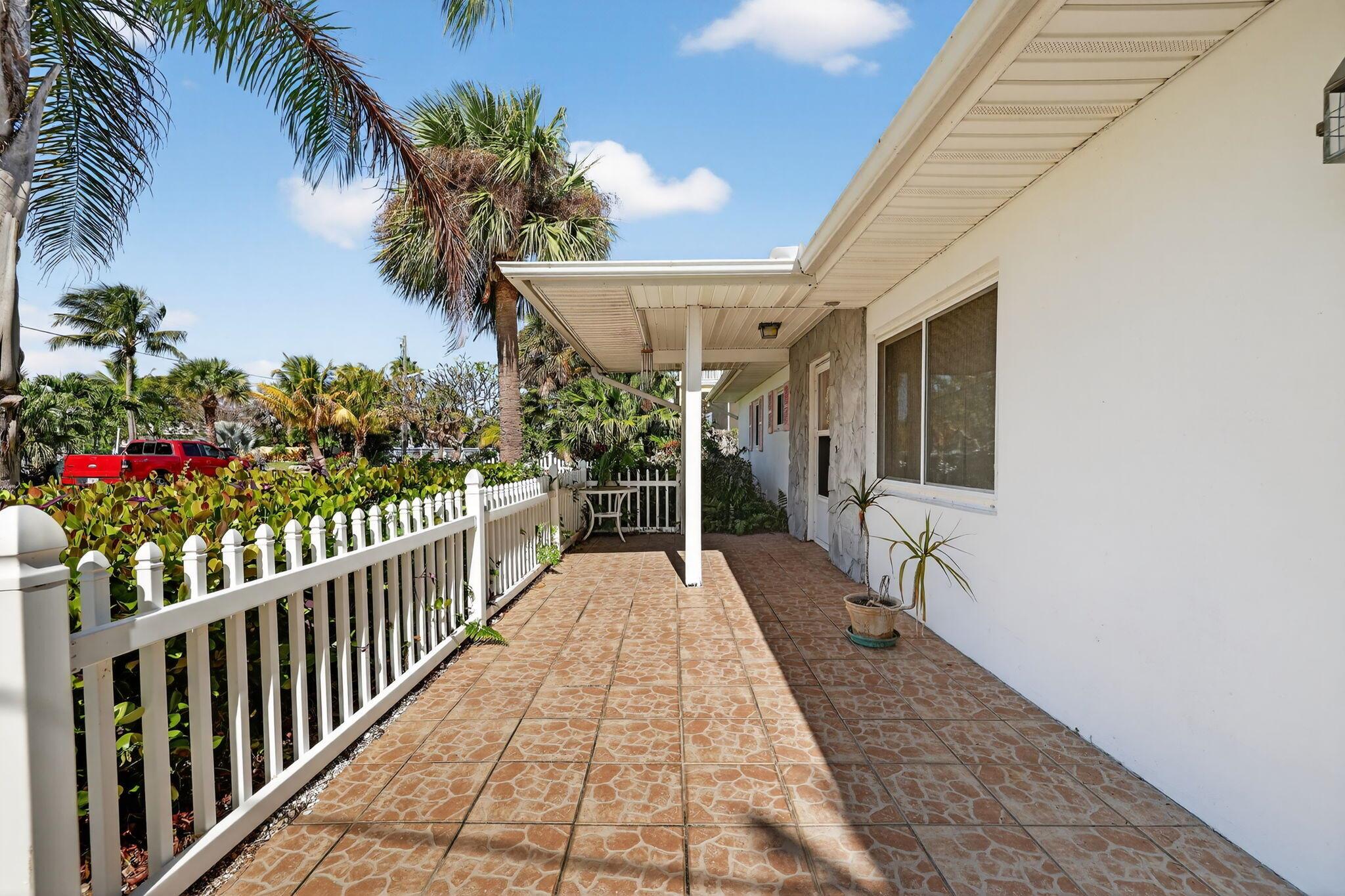 TROPICAL BEACH - Residential