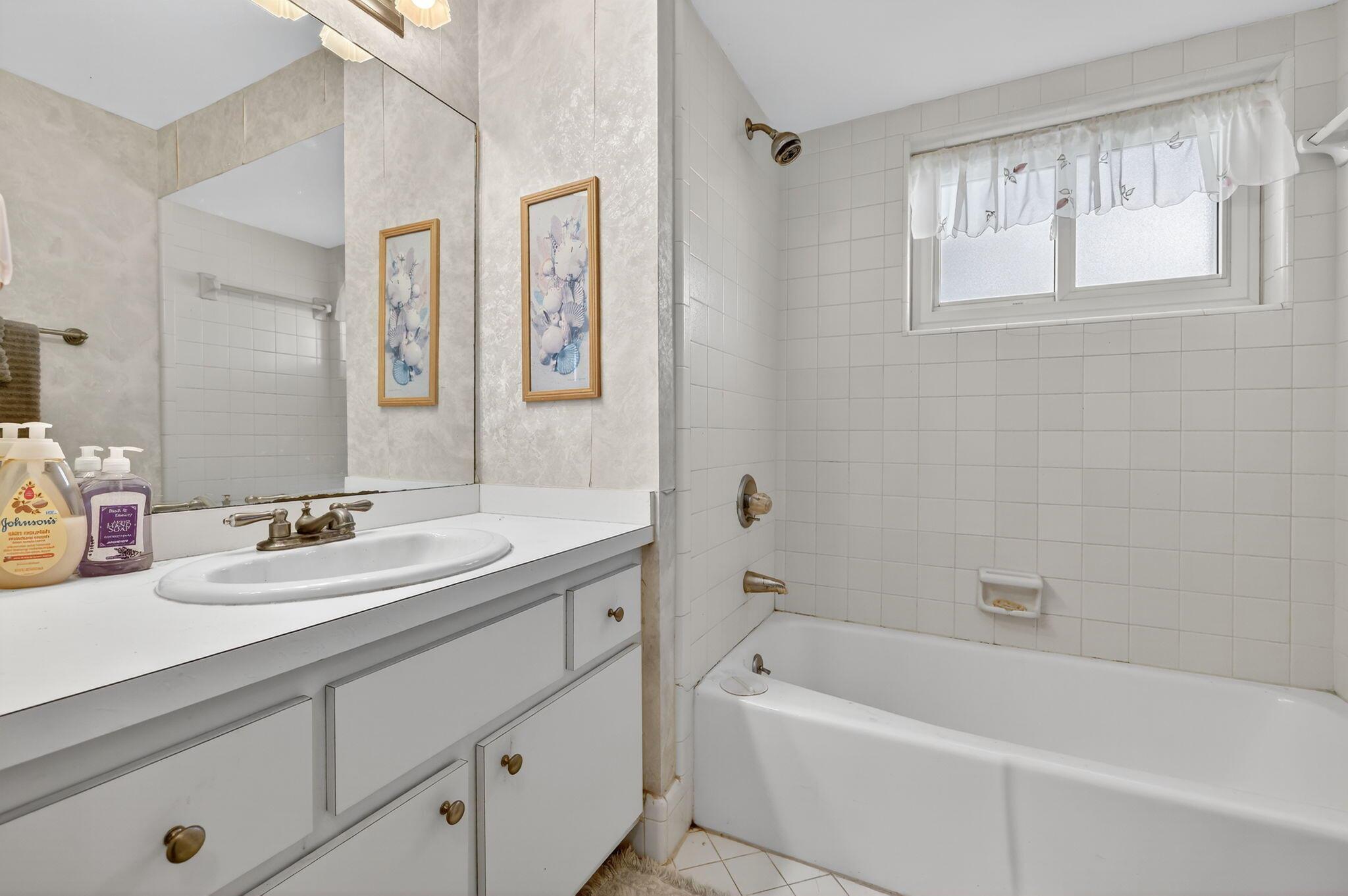 TROPICAL BEACH - Residential