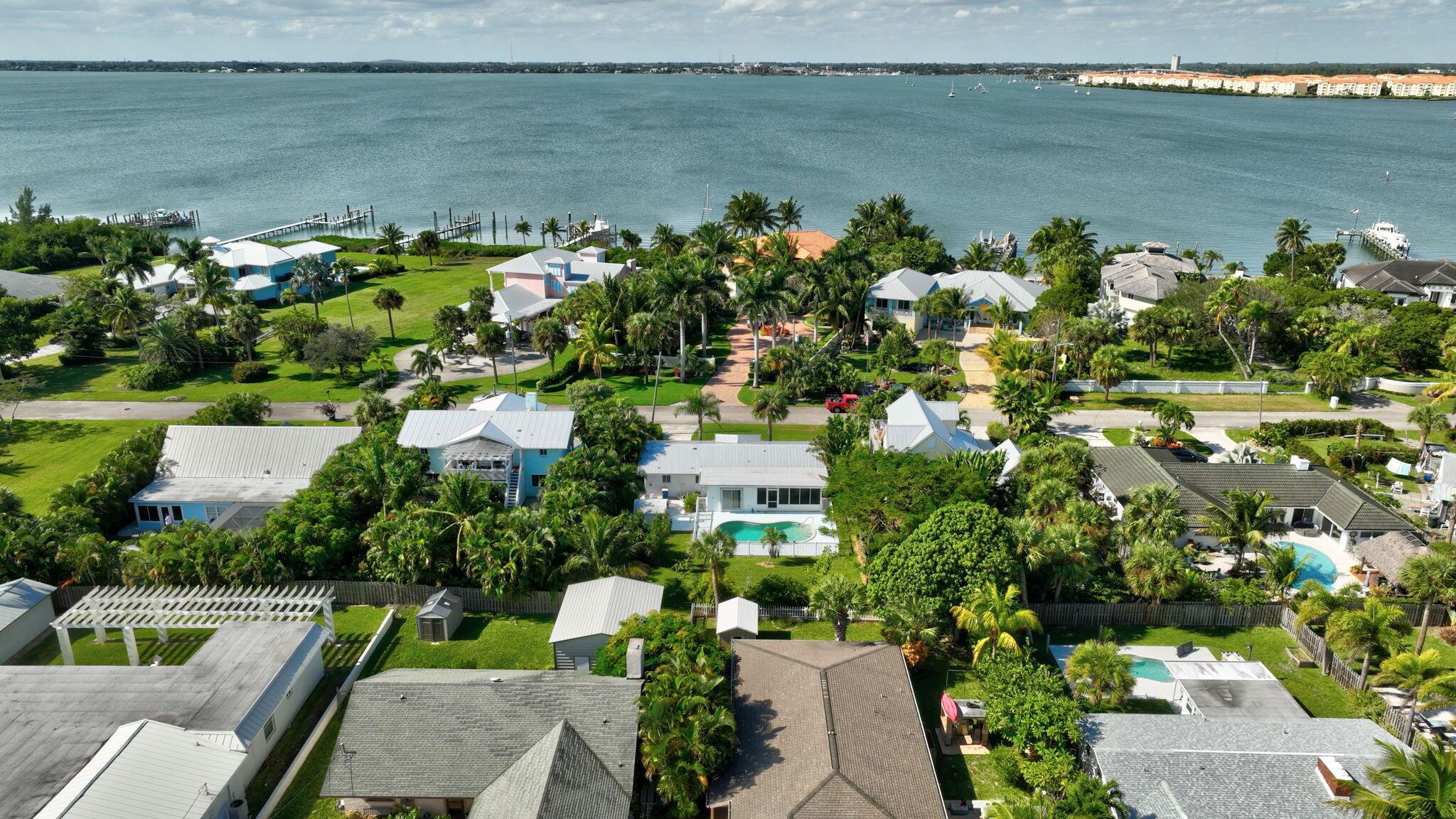 TROPICAL BEACH - Residential