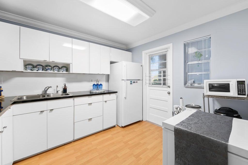 Photo of 2500 SW 81ST Avenue #302, Davie, FL 33324 (MLS # B26088983)