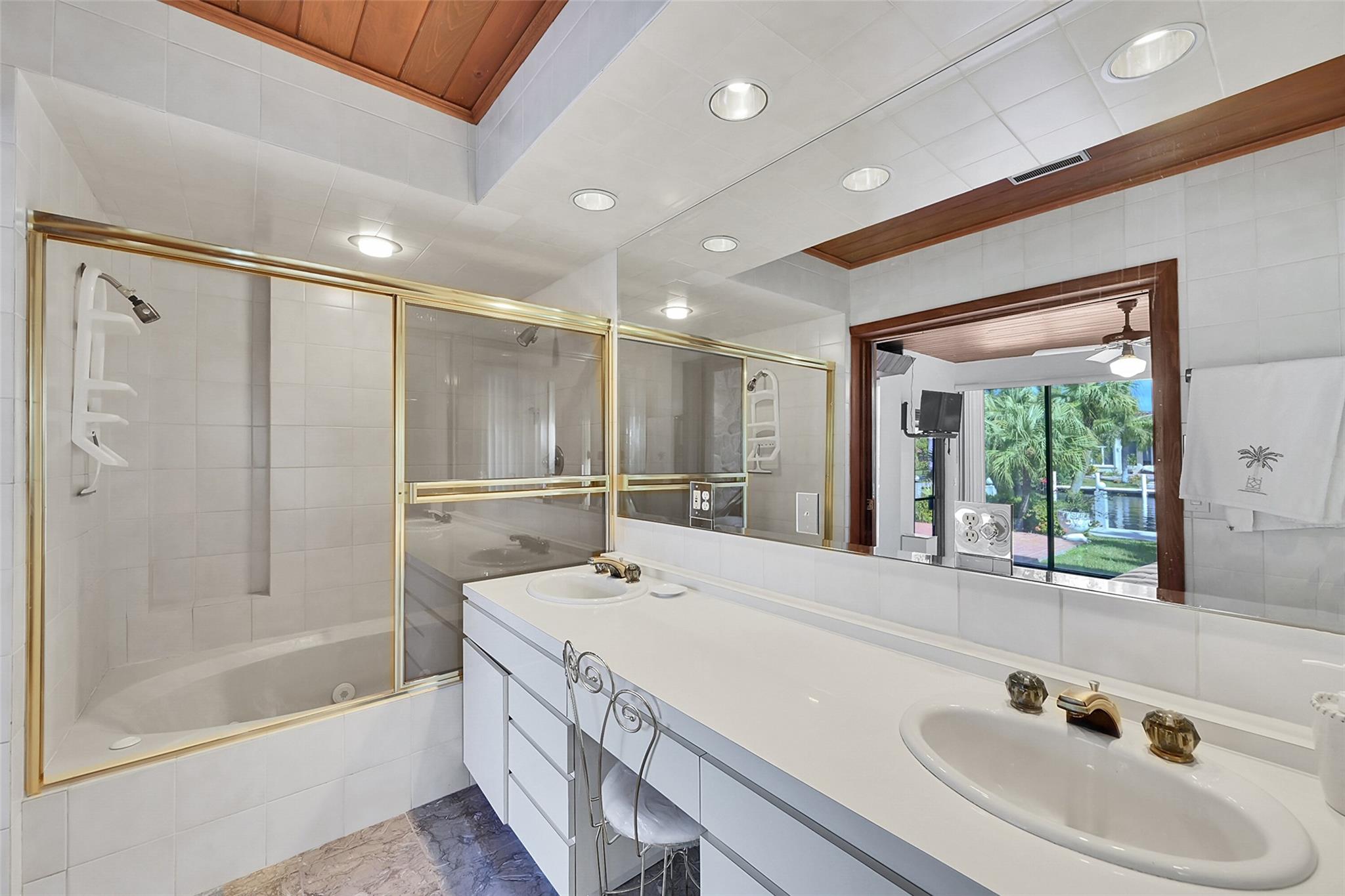 Golden Isles Sec A 42-33 - Residential