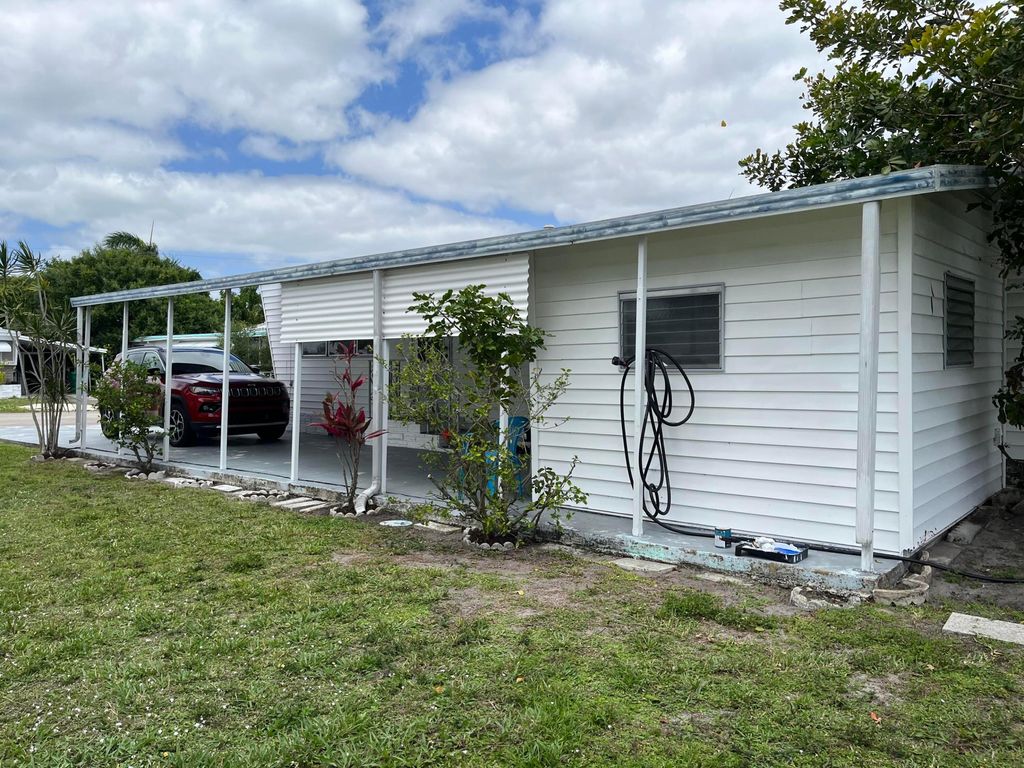 Photo of 8510 SW 18th Place, Davie, FL 33324 (MLS # B26016400)