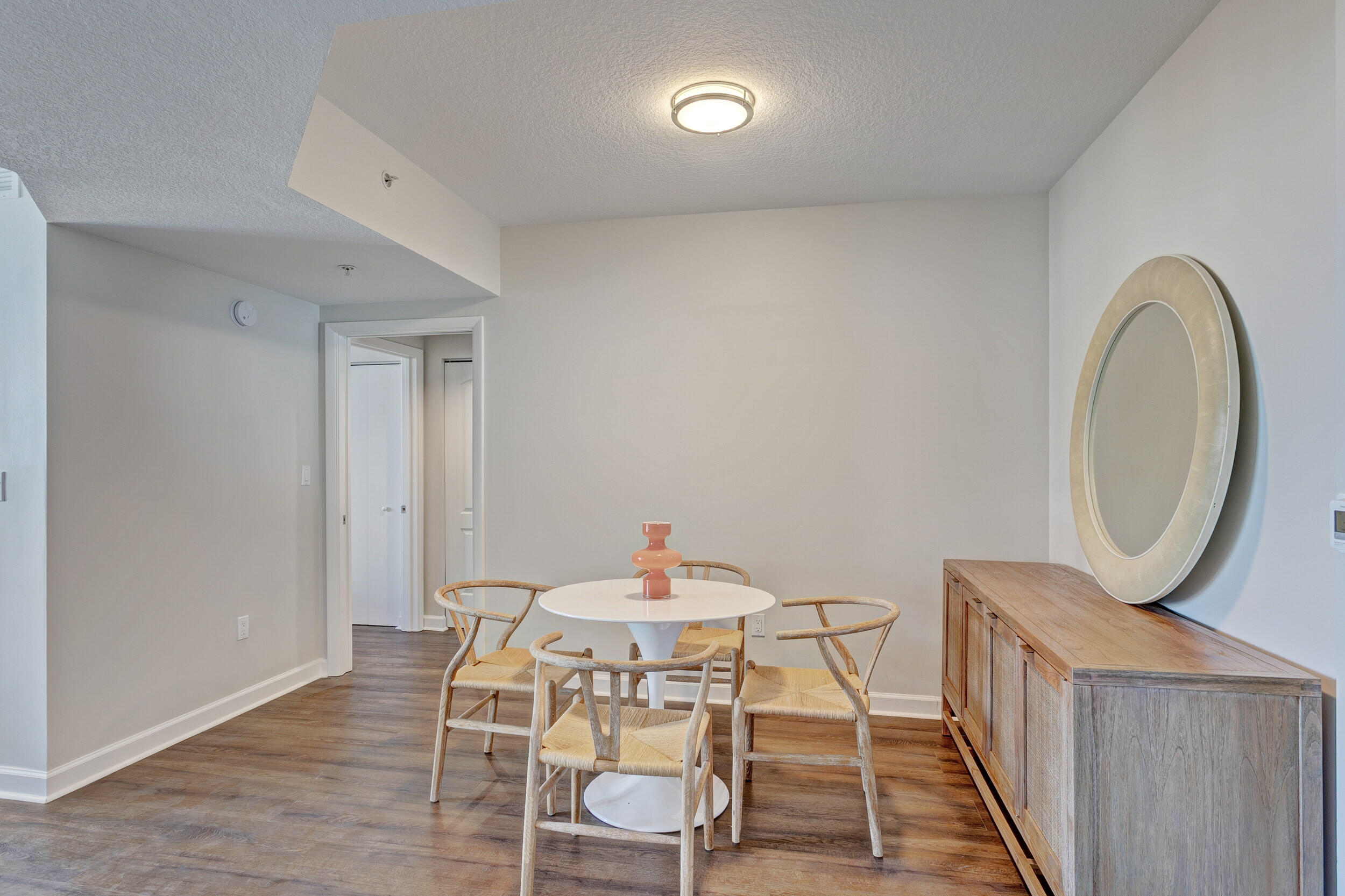 LAKESIDE COURT SOUTH ADD - Residential Lease