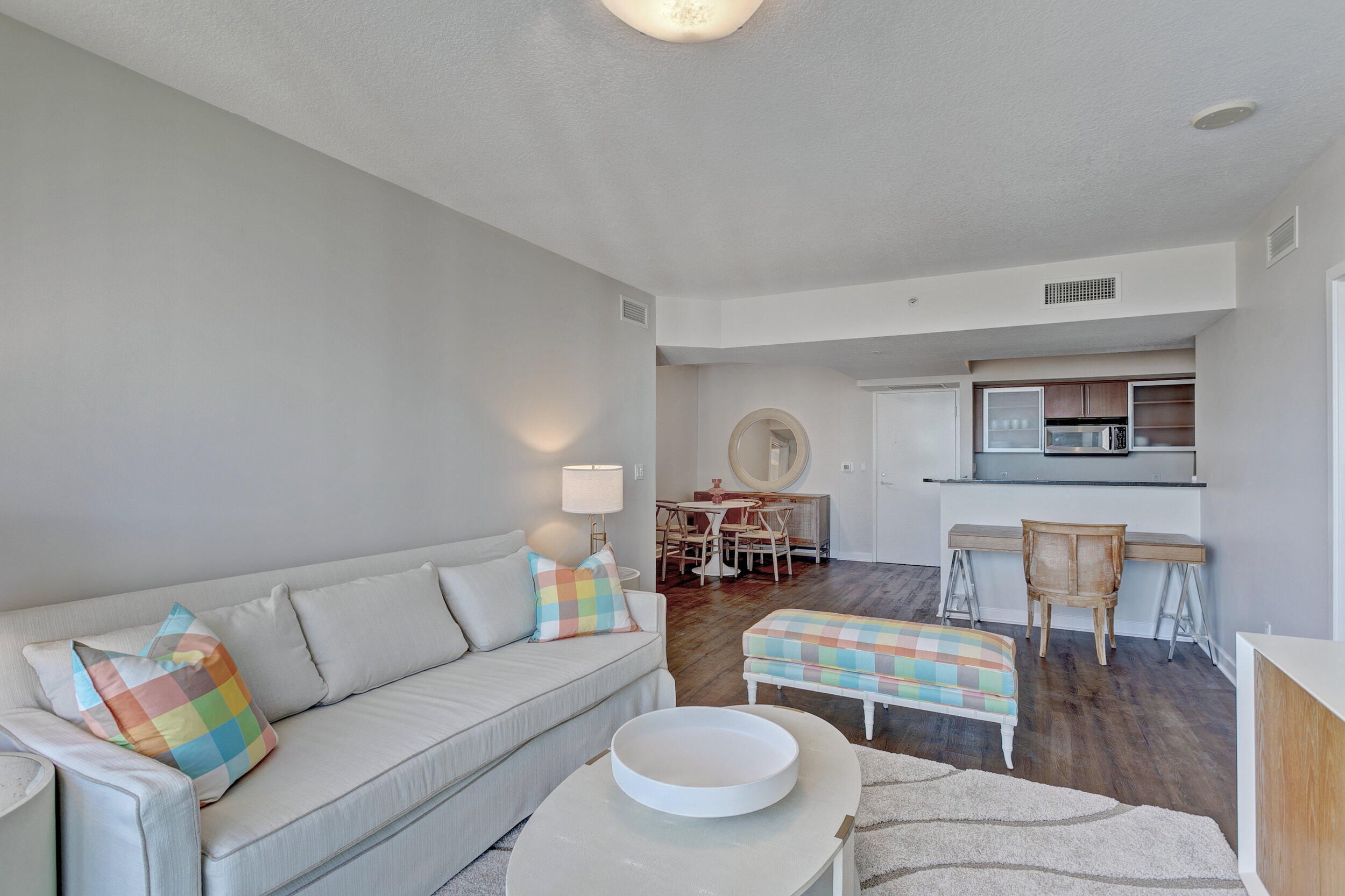 LAKESIDE COURT SOUTH ADD - Residential Lease