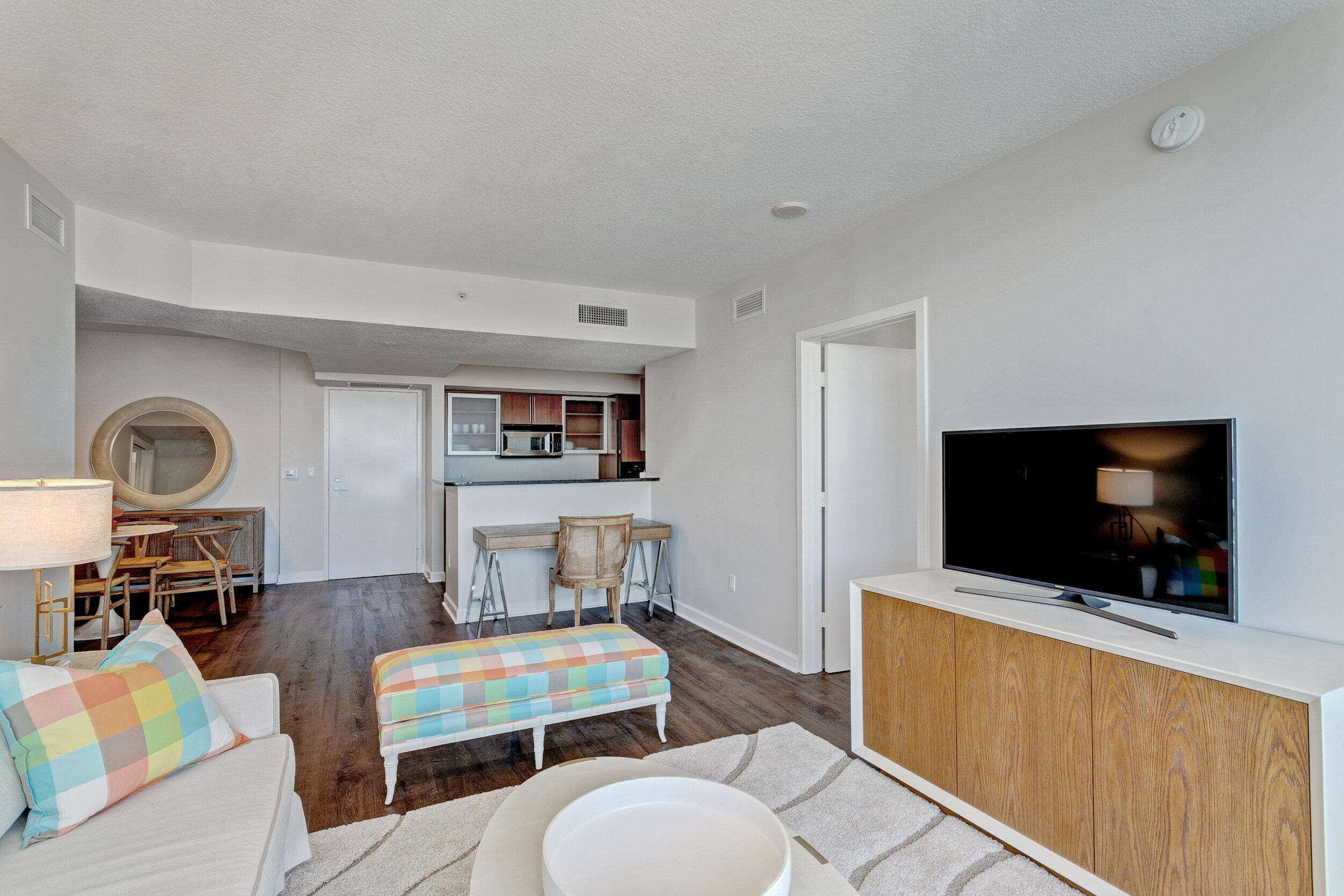 LAKESIDE COURT SOUTH ADD - Residential Lease