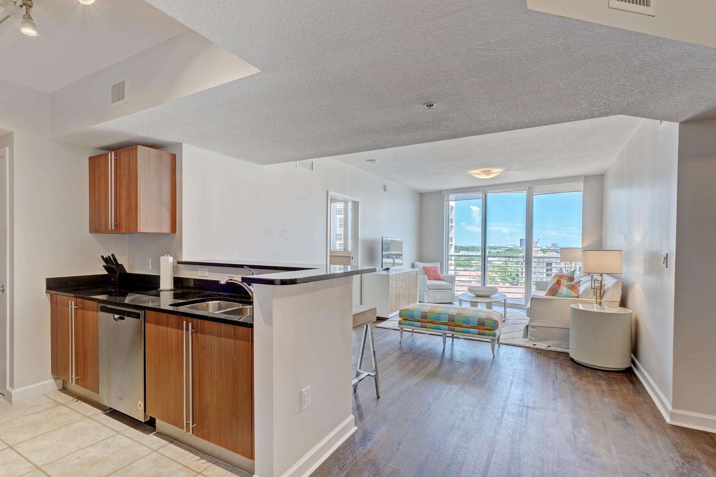 LAKESIDE COURT SOUTH ADD - Residential Lease