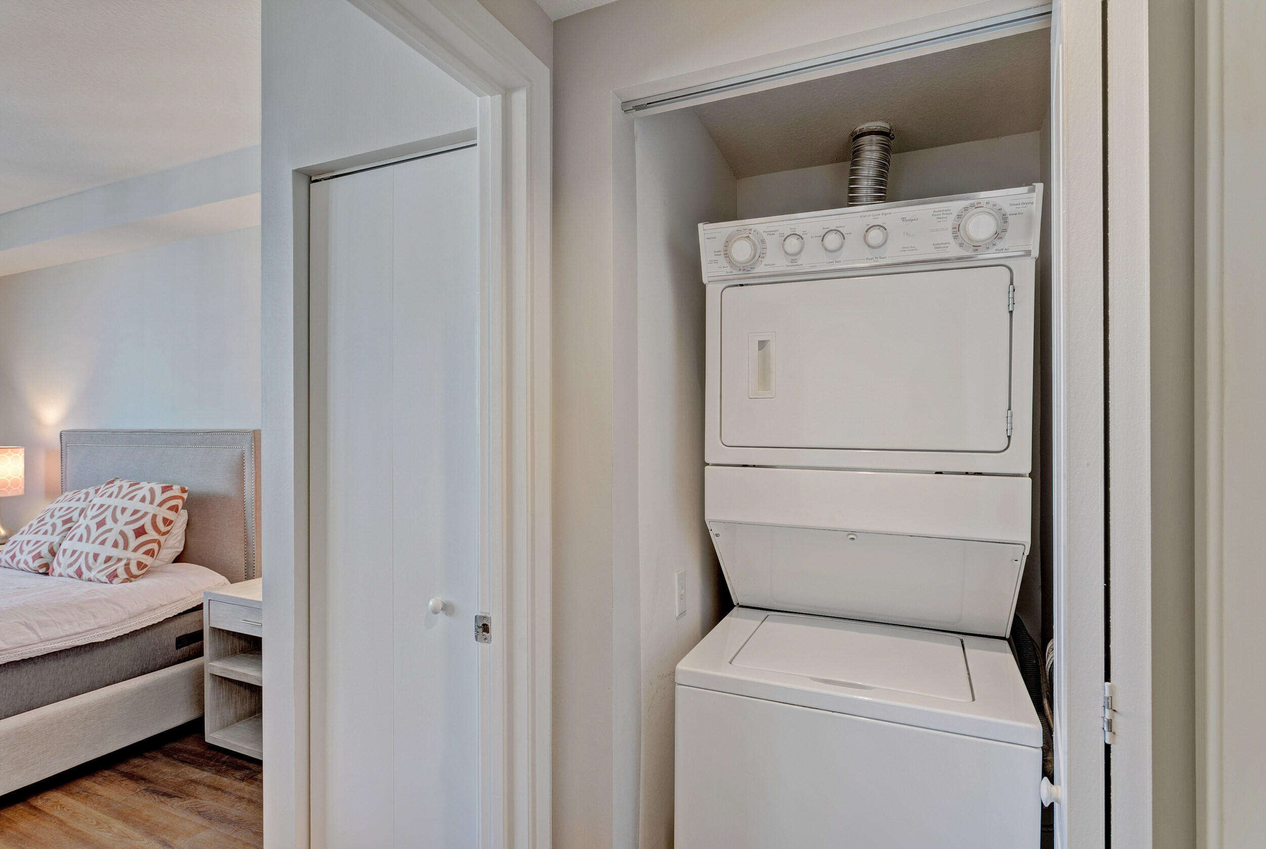 LAKESIDE COURT SOUTH ADD - Residential Lease