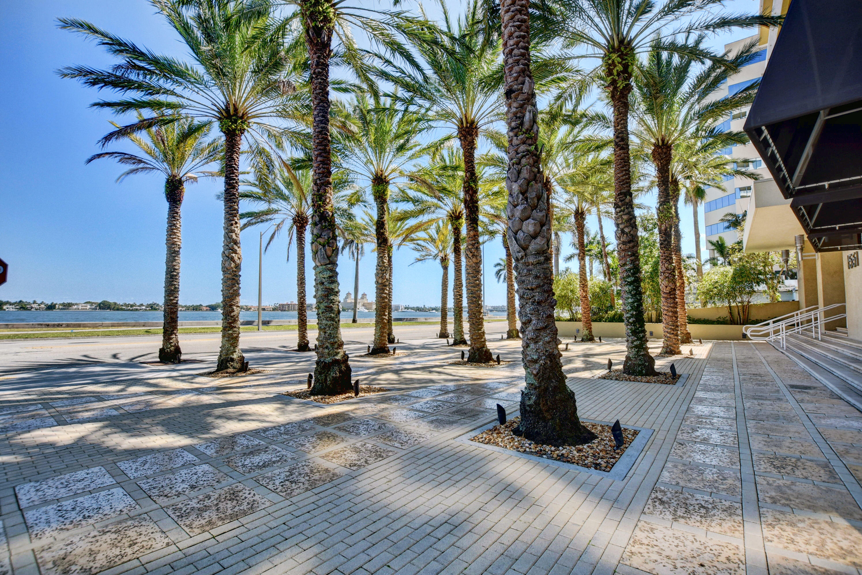 LAKESIDE COURT SOUTH ADD - Residential Lease