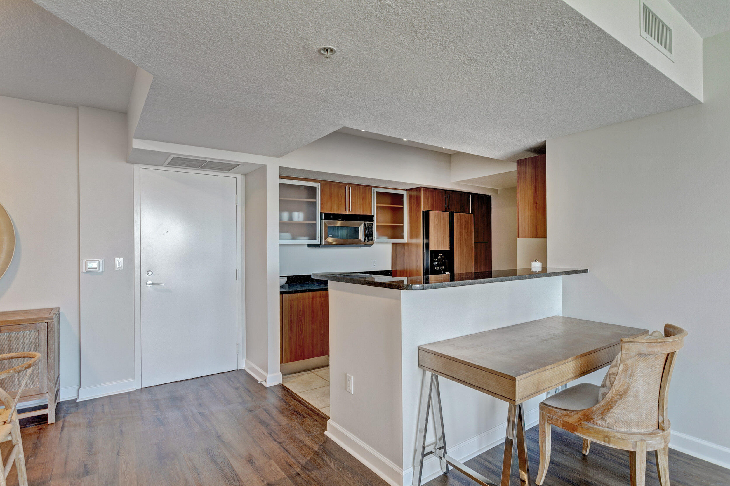 LAKESIDE COURT SOUTH ADD - Residential Lease