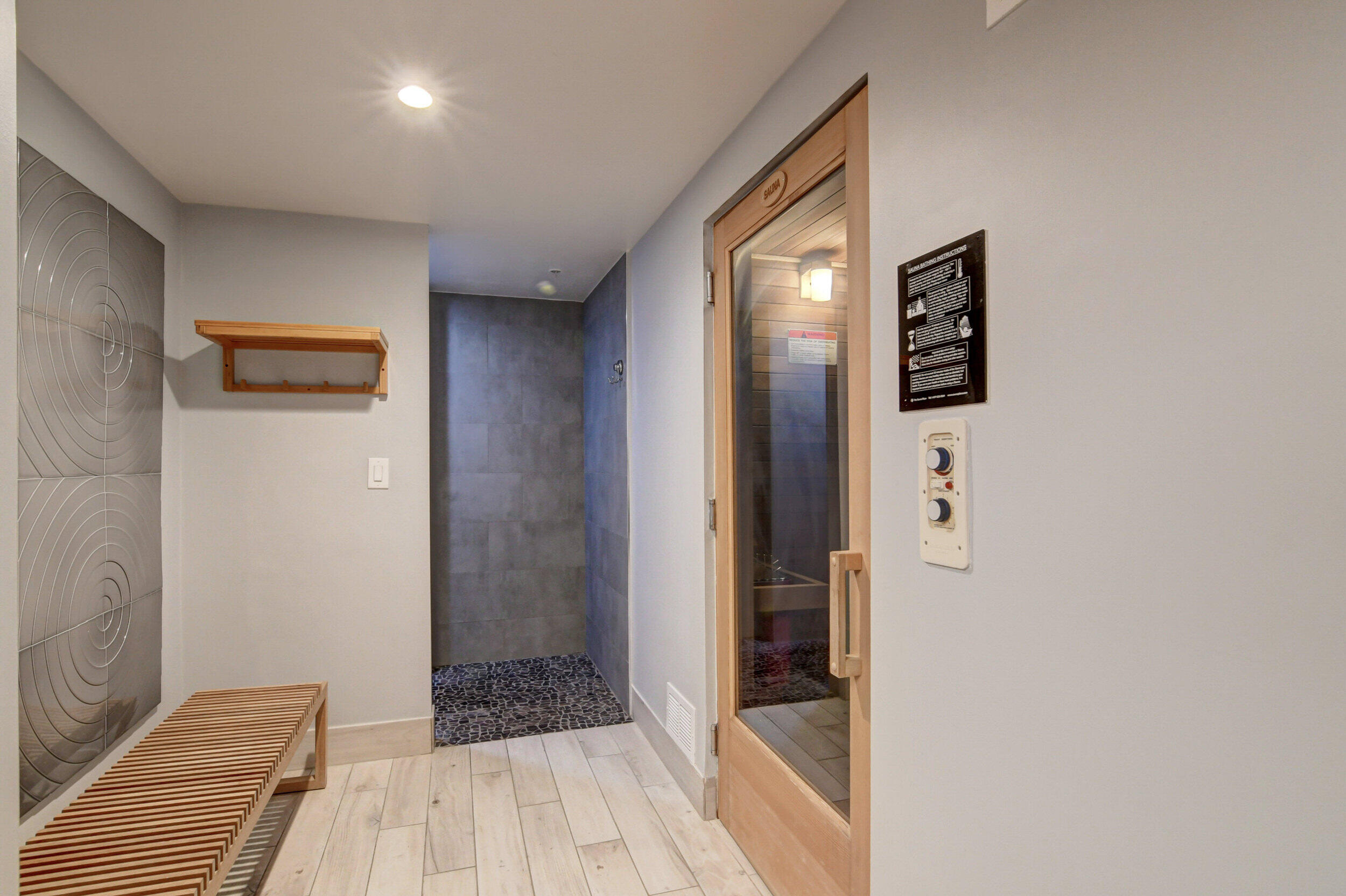 LAKESIDE COURT SOUTH ADD - Residential Lease