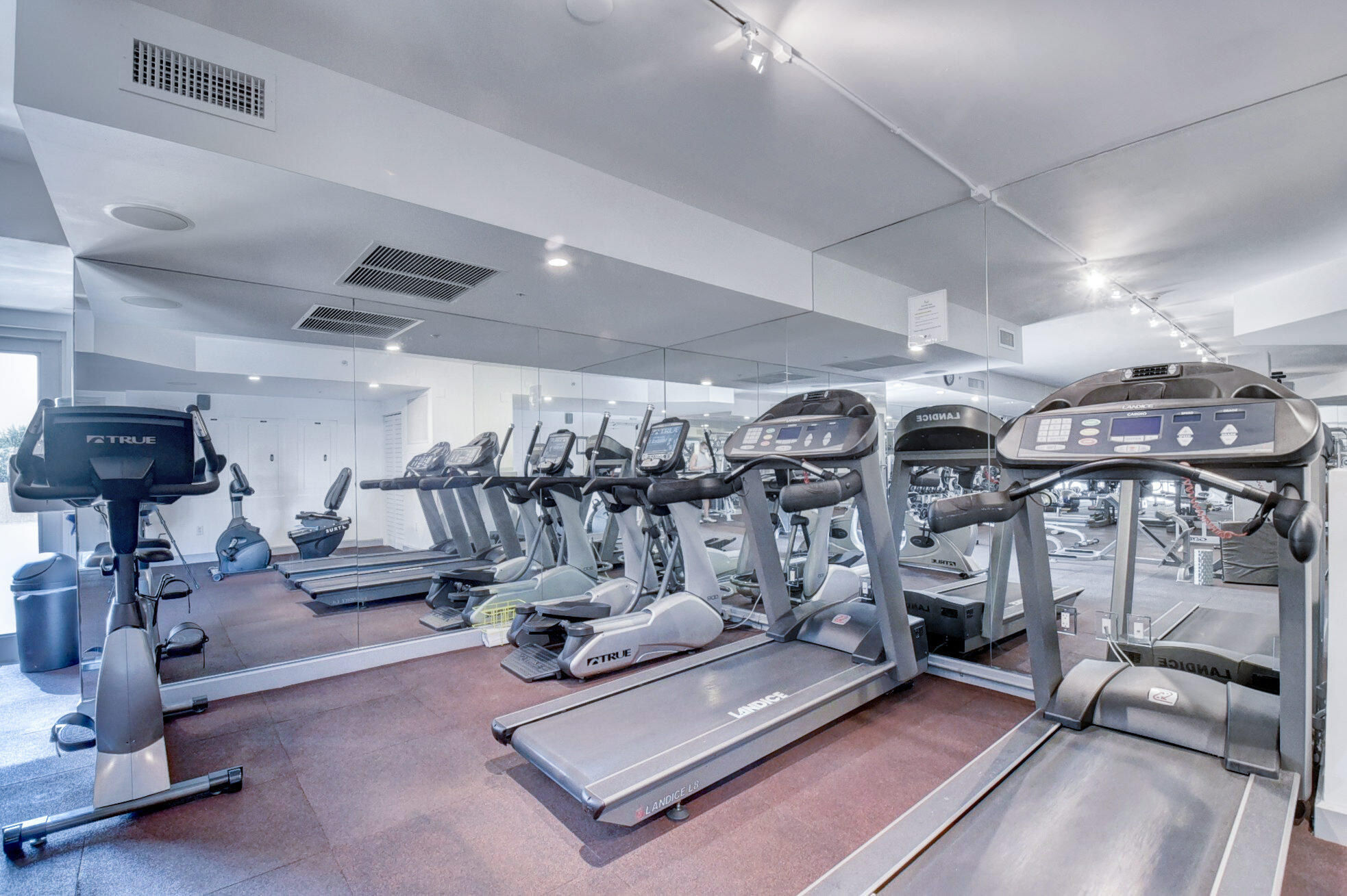 LAKESIDE COURT SOUTH ADD - Residential Lease