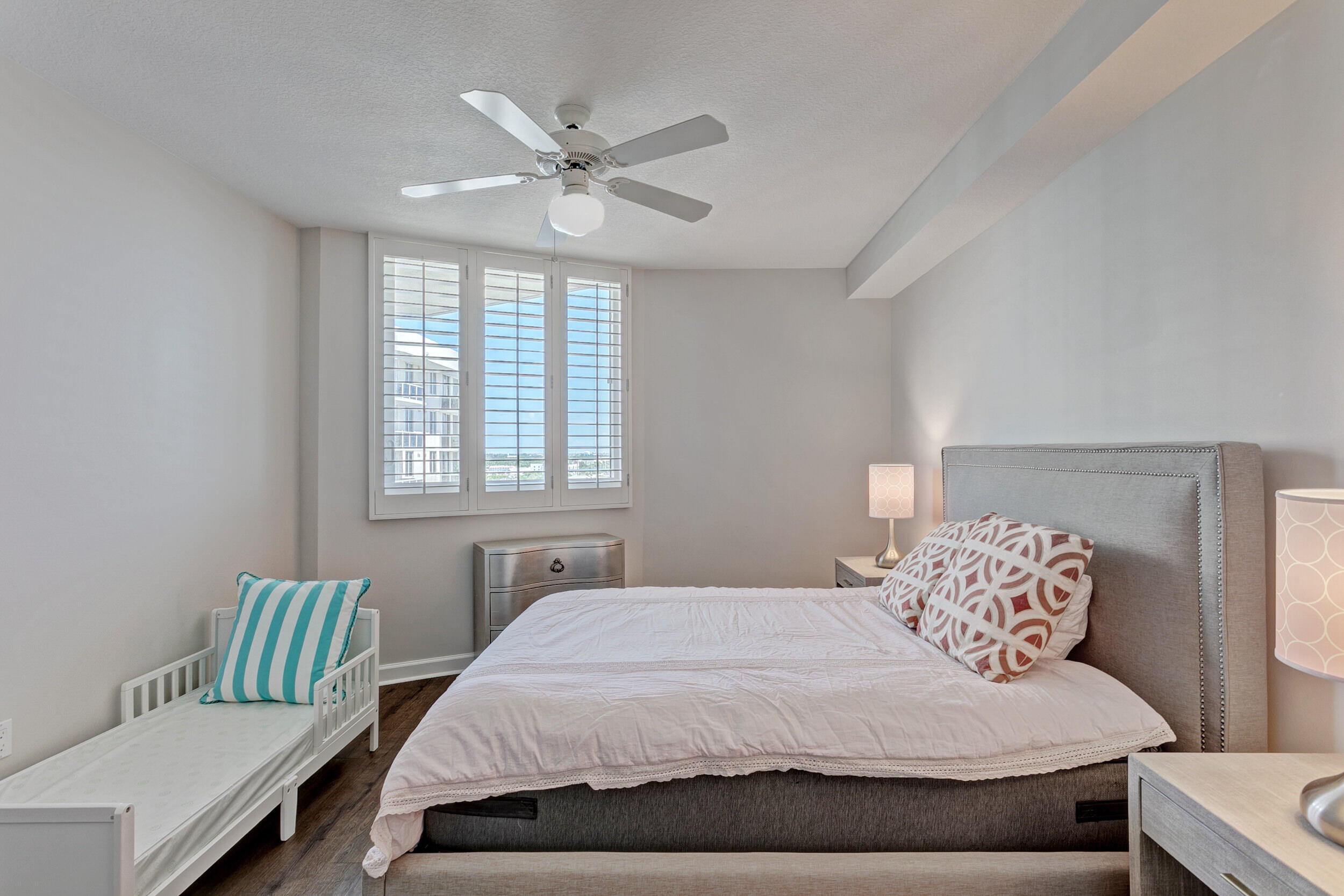 LAKESIDE COURT SOUTH ADD - Residential Lease