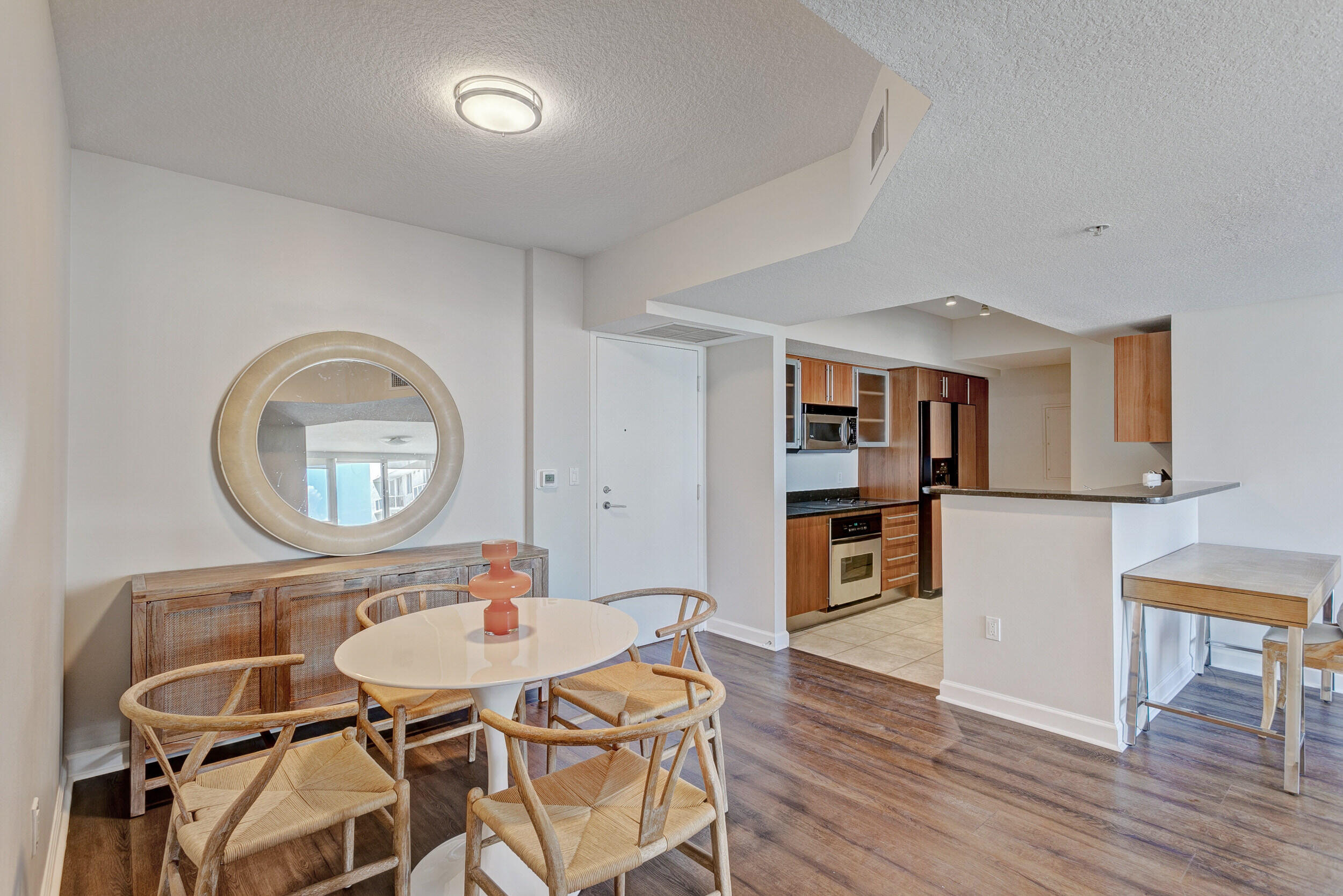 LAKESIDE COURT SOUTH ADD - Residential Lease