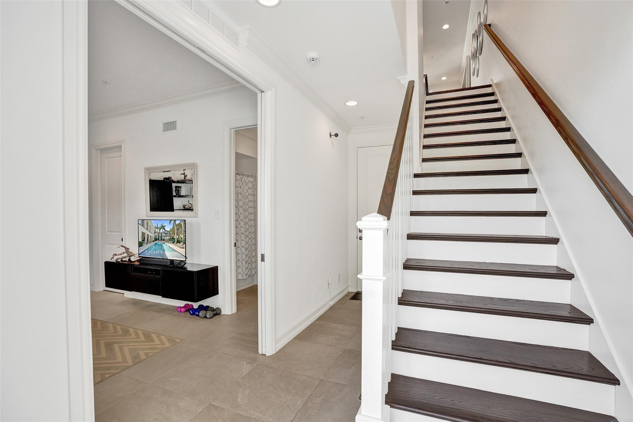 Cannery Row - Residential Lease