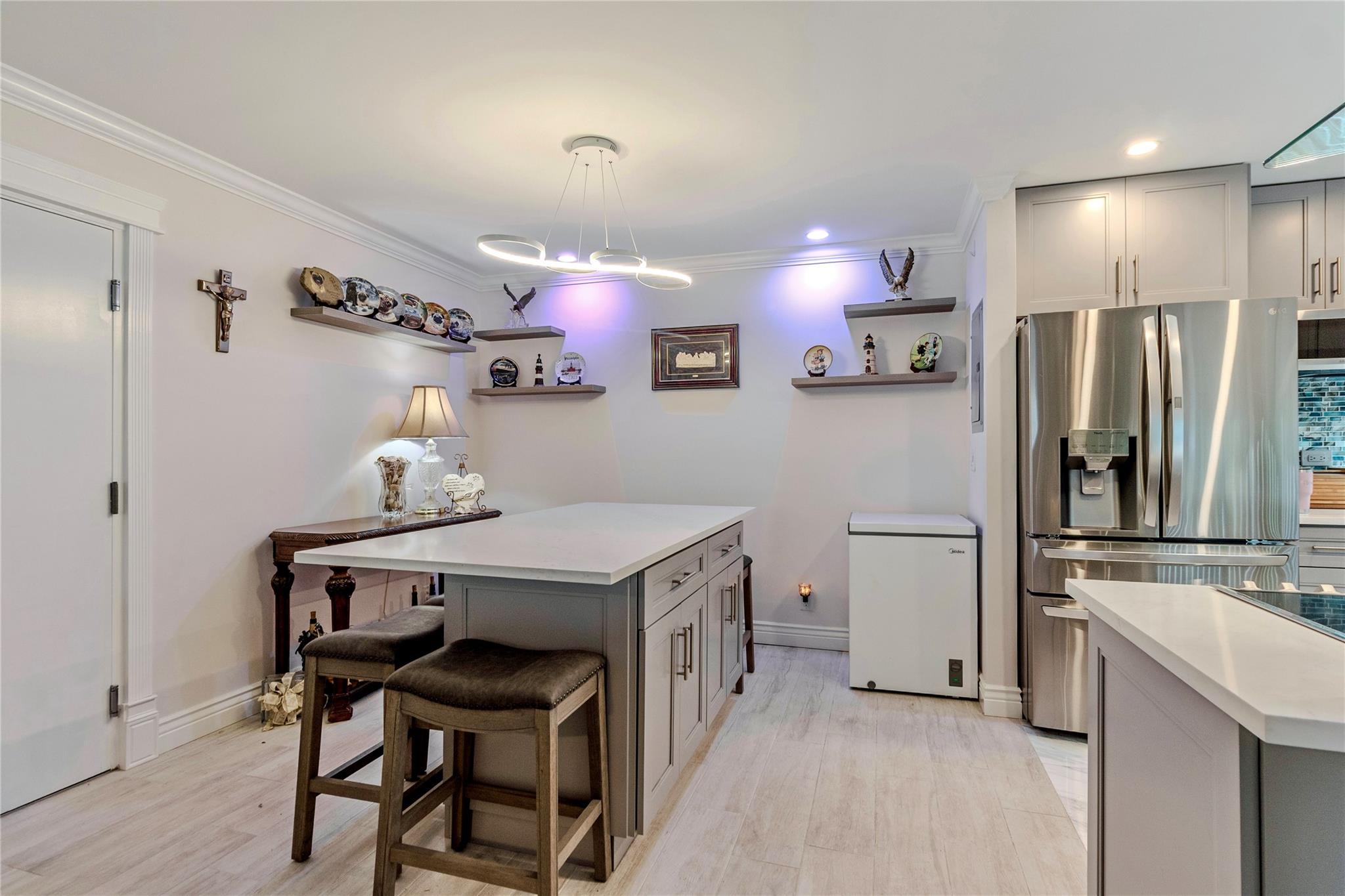 6517 Bay Club Dr 4