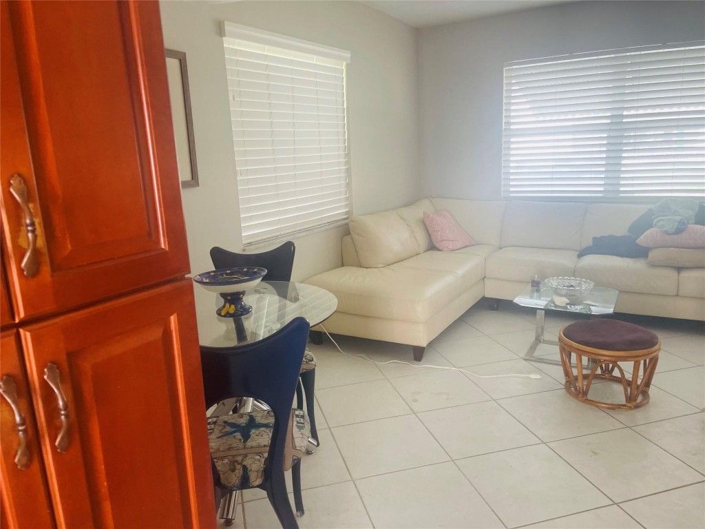 Photo of 205 SW 13 Street, Boynton Beach, FL 33426 (MLS # F10459191)