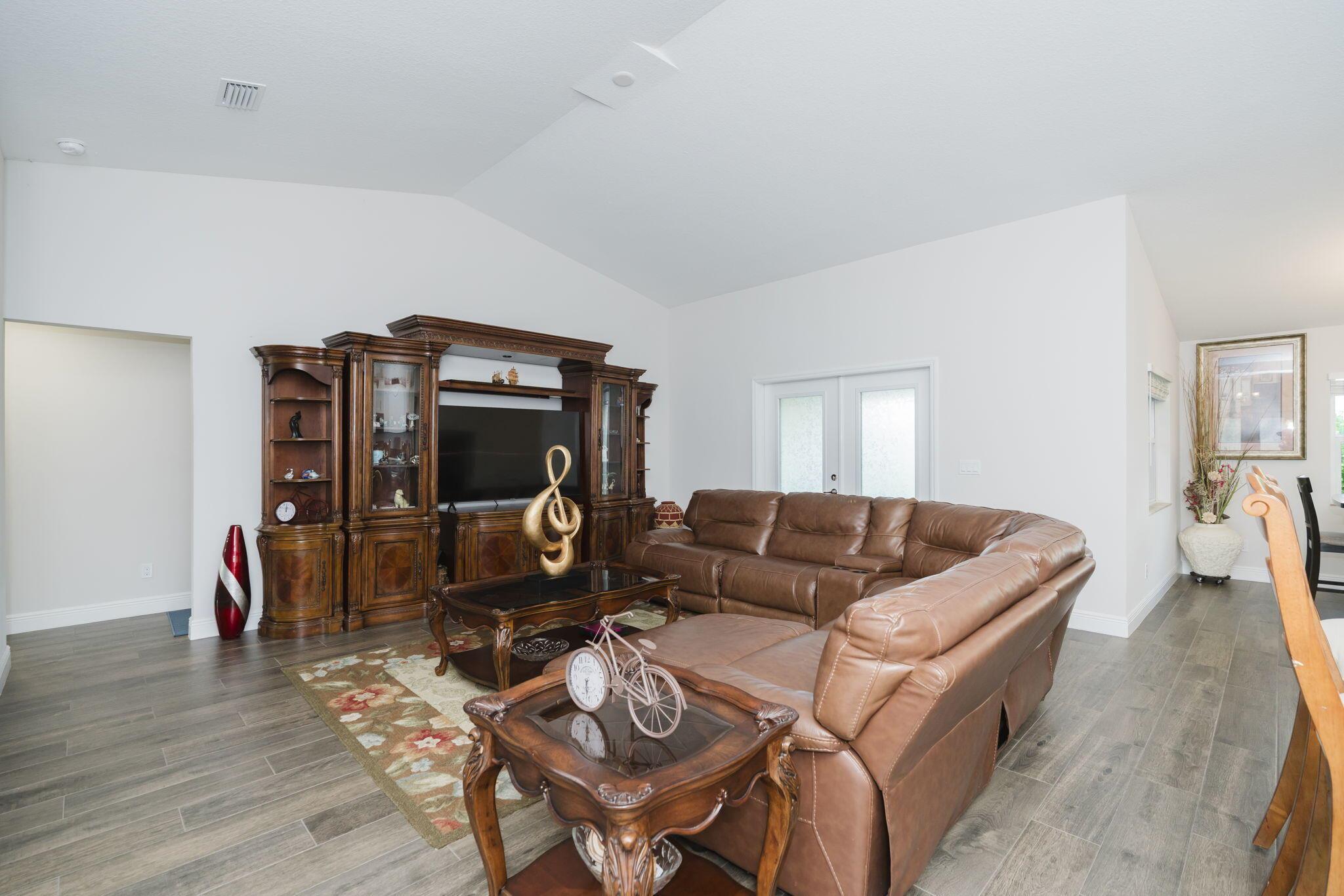 PORT ST LUCIE SECTION 17 - Residential