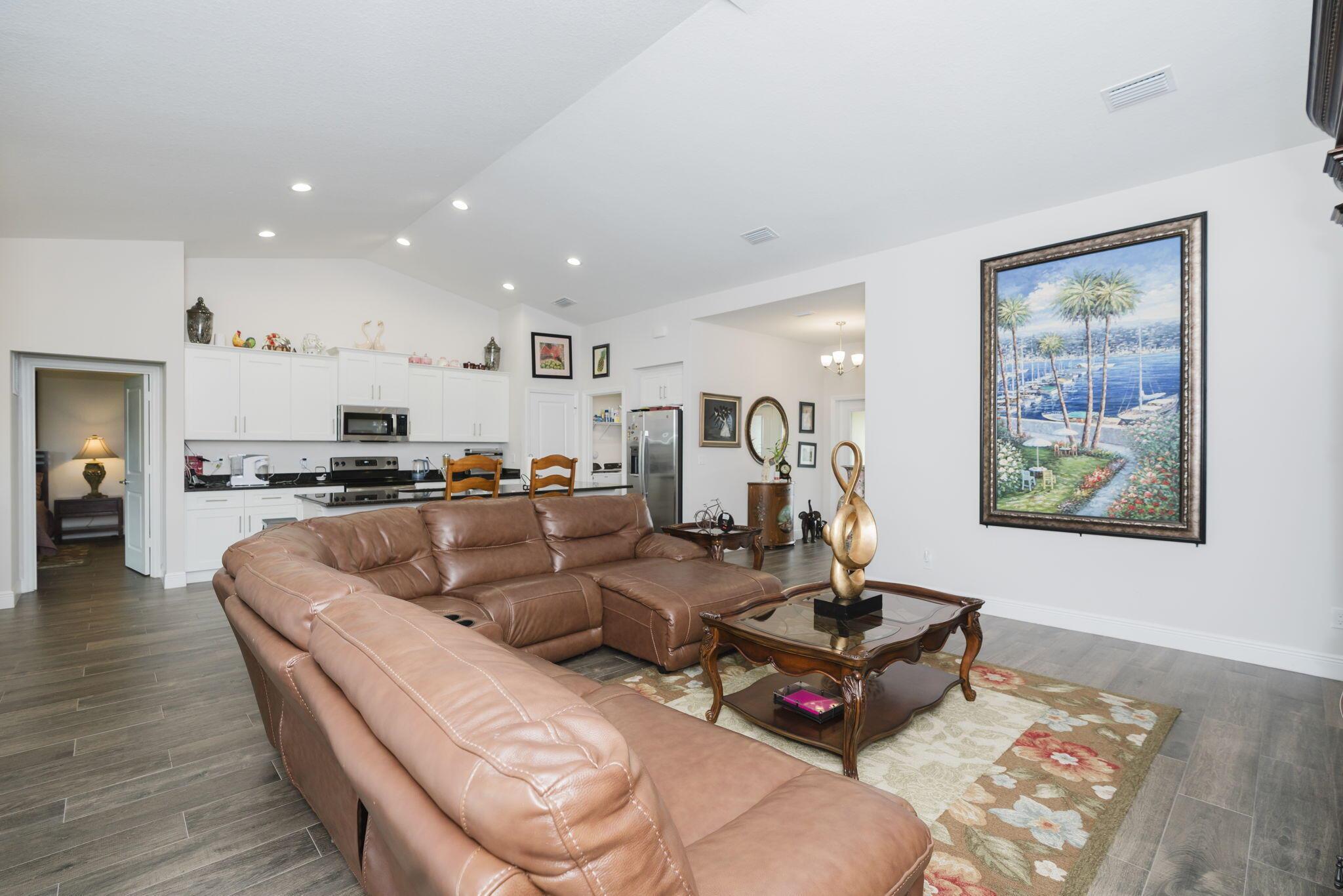 PORT ST LUCIE SECTION 17 - Residential