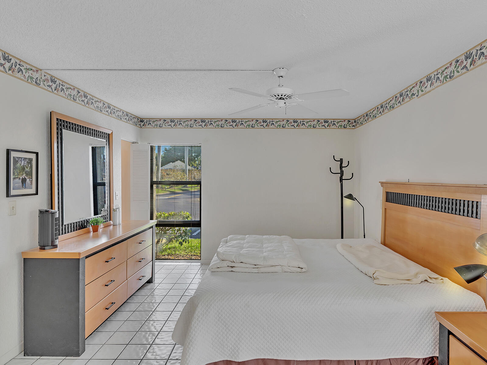 WOODHAVEN CONDO - Residential Lease