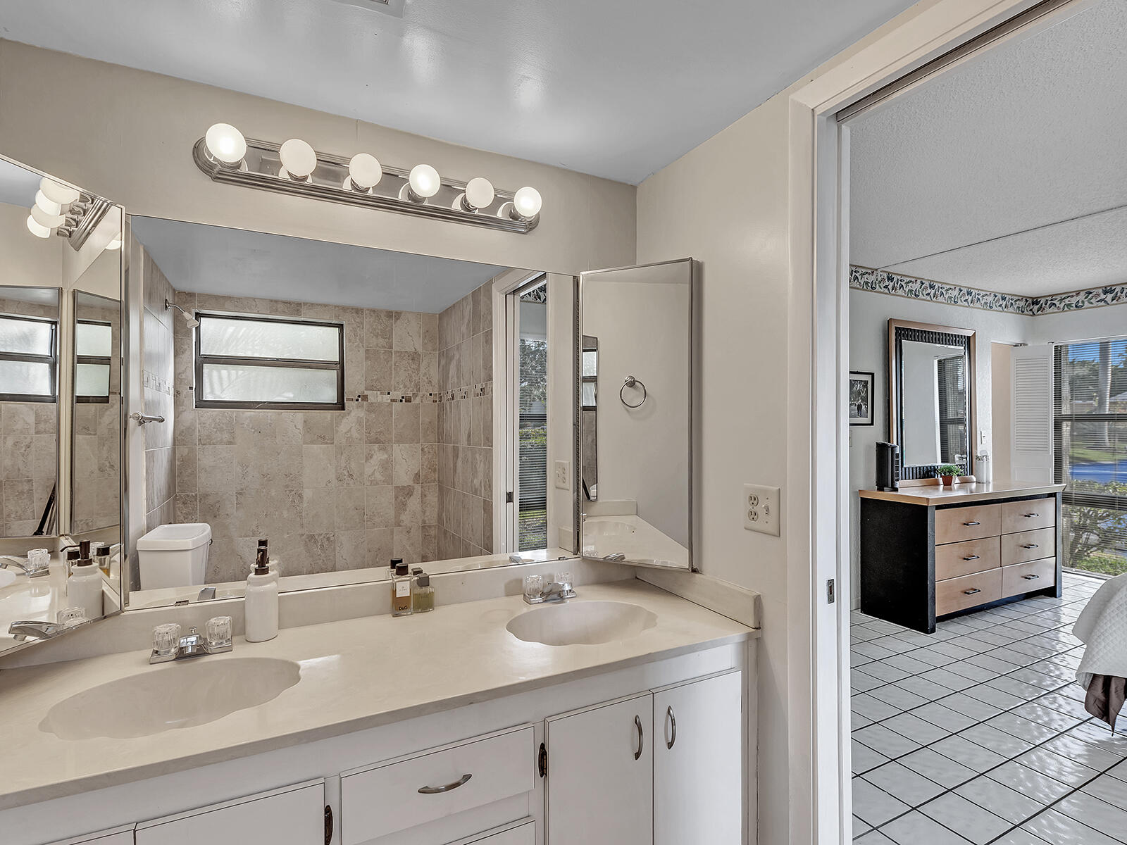 WOODHAVEN CONDO - Residential Lease