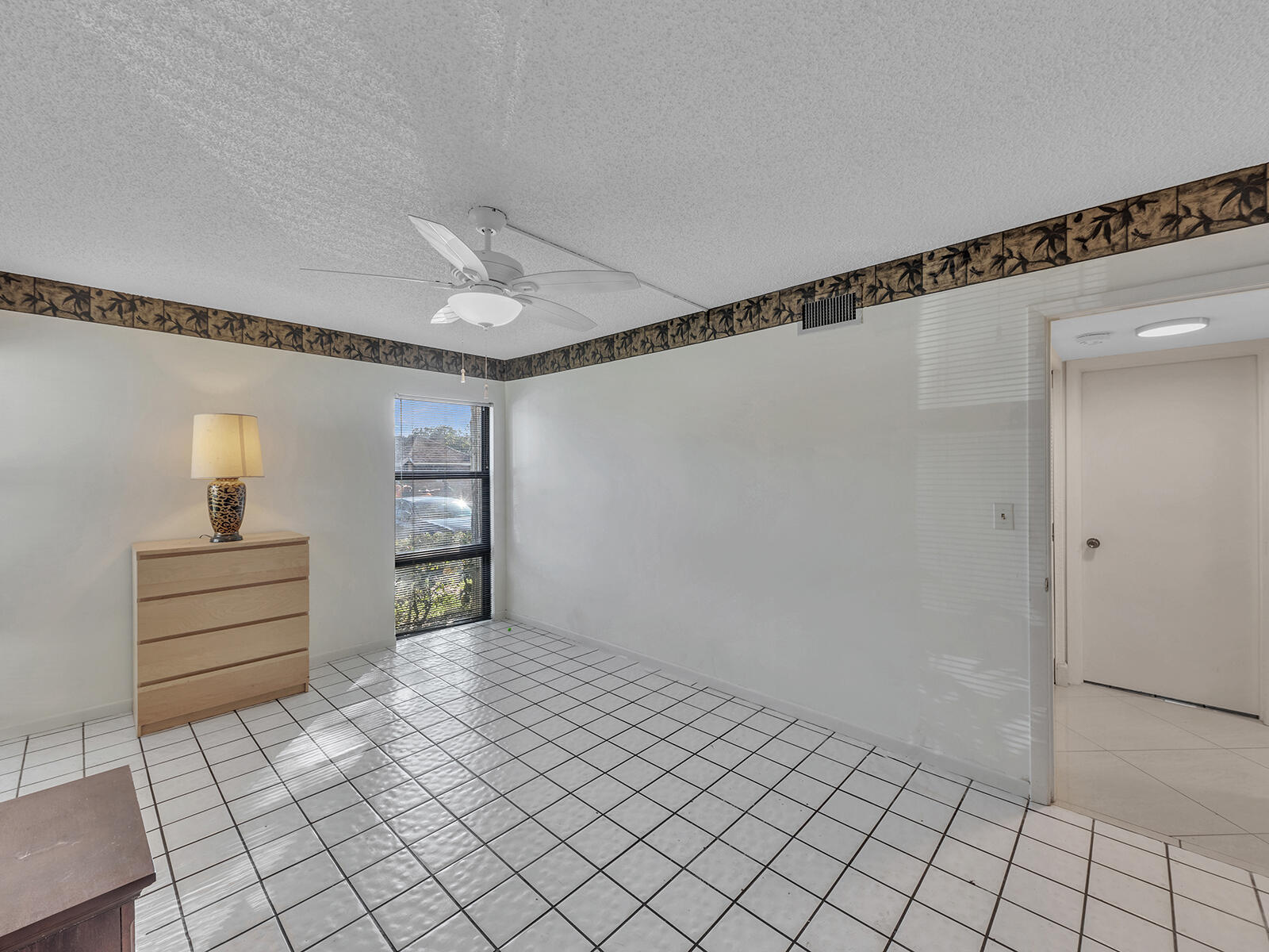 WOODHAVEN CONDO - Residential Lease