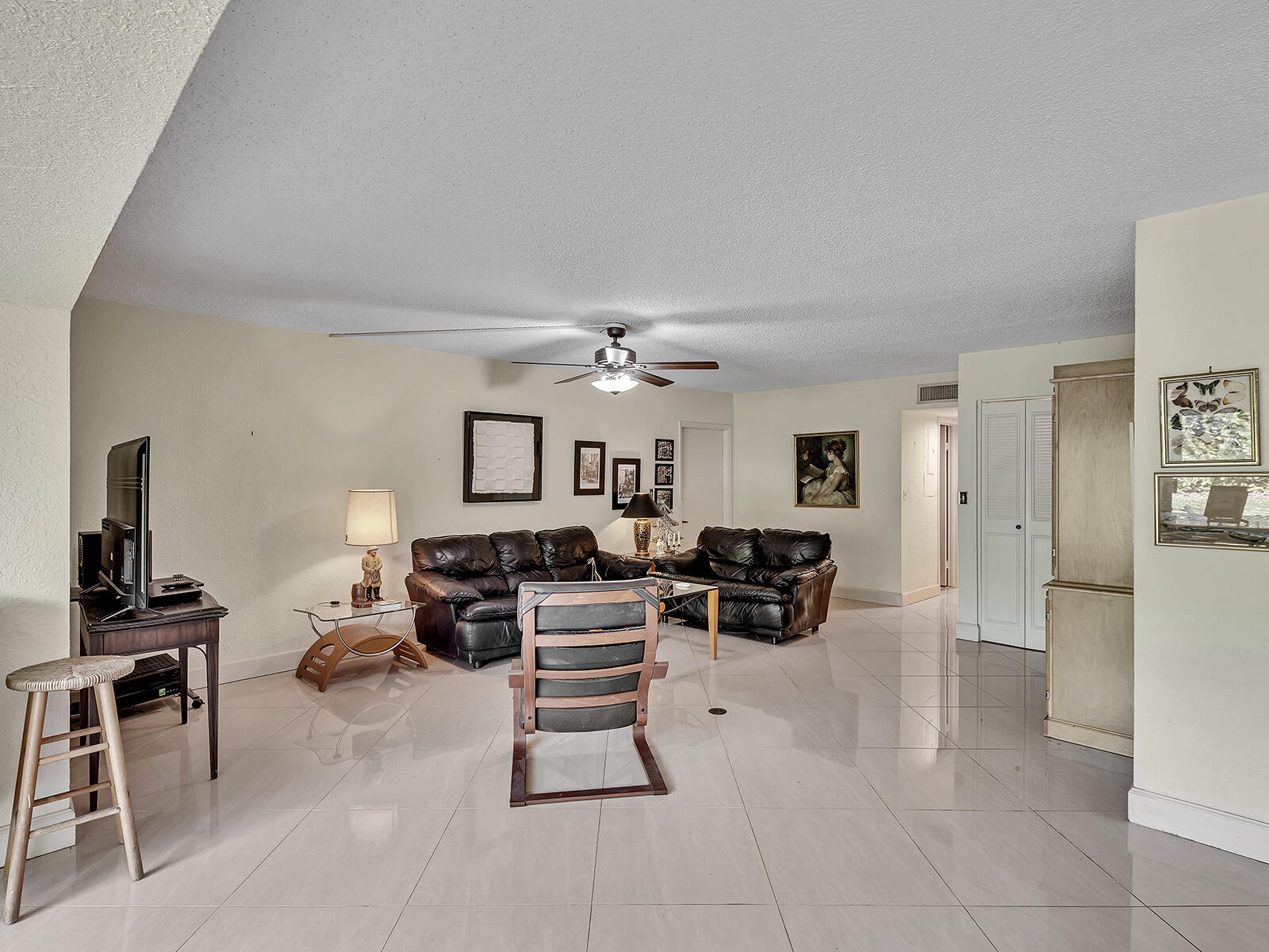 WOODHAVEN CONDO - Residential Lease