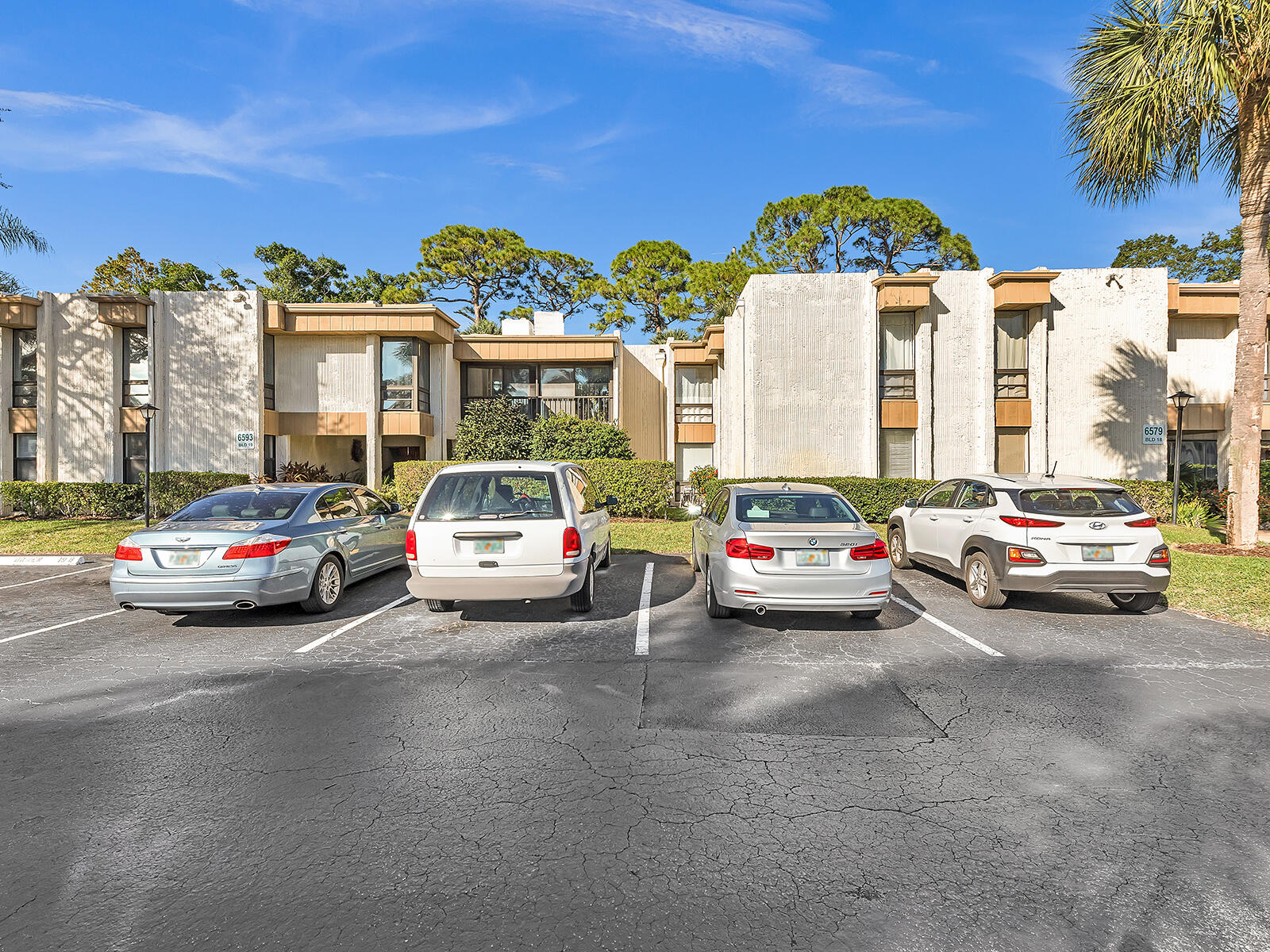 WOODHAVEN CONDO - Residential Lease