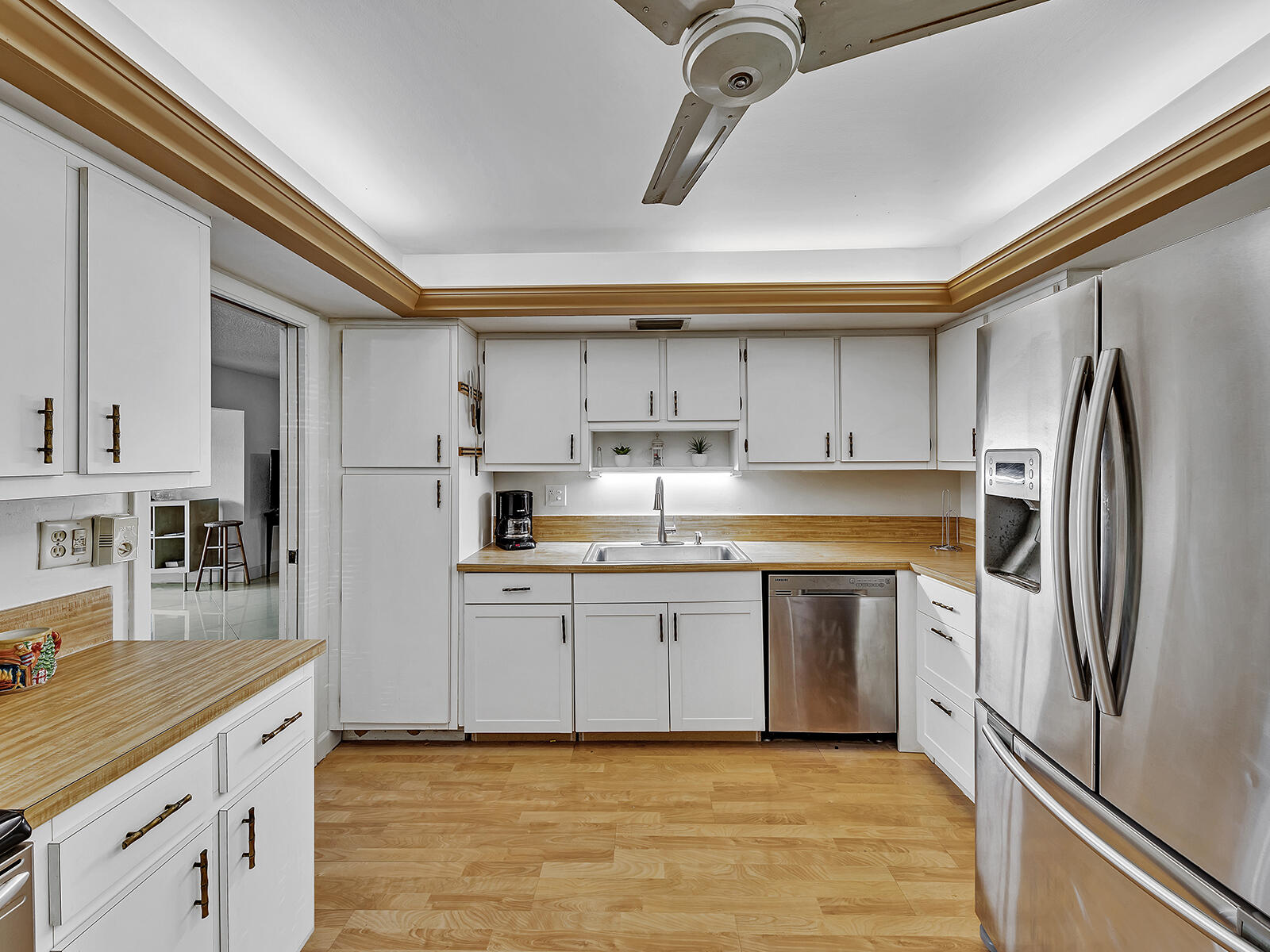 WOODHAVEN CONDO - Residential Lease