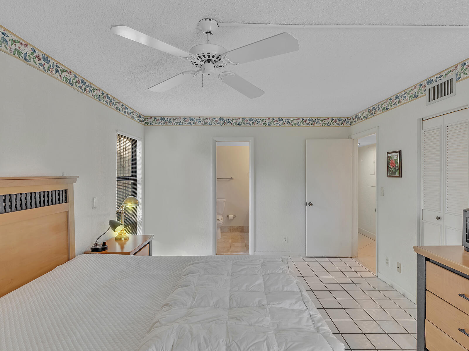 WOODHAVEN CONDO - Residential Lease