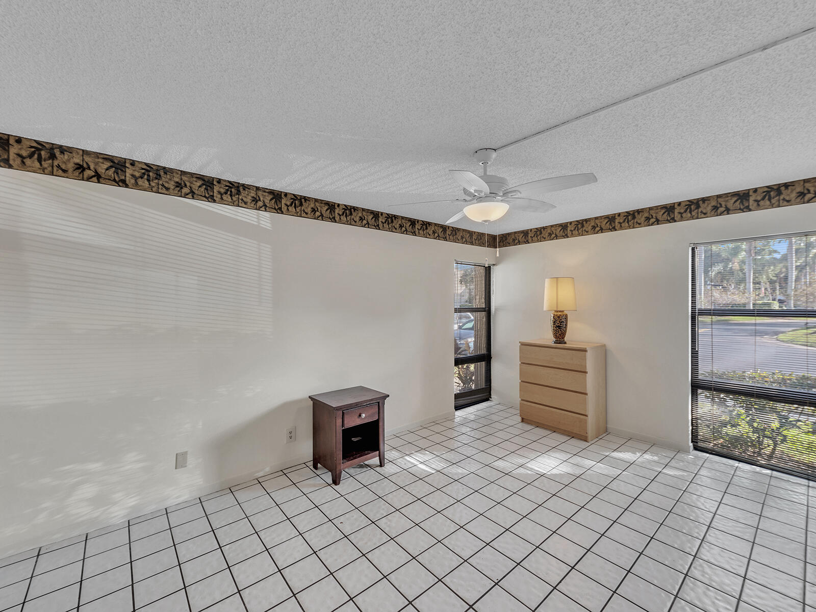 WOODHAVEN CONDO - Residential Lease