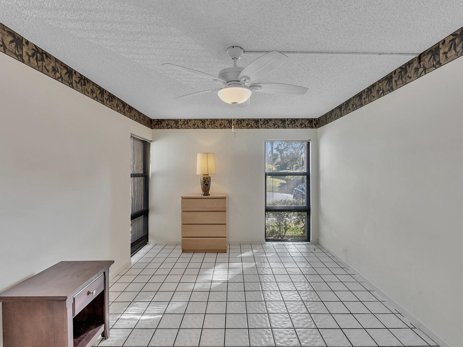 WOODHAVEN CONDO - Residential Lease