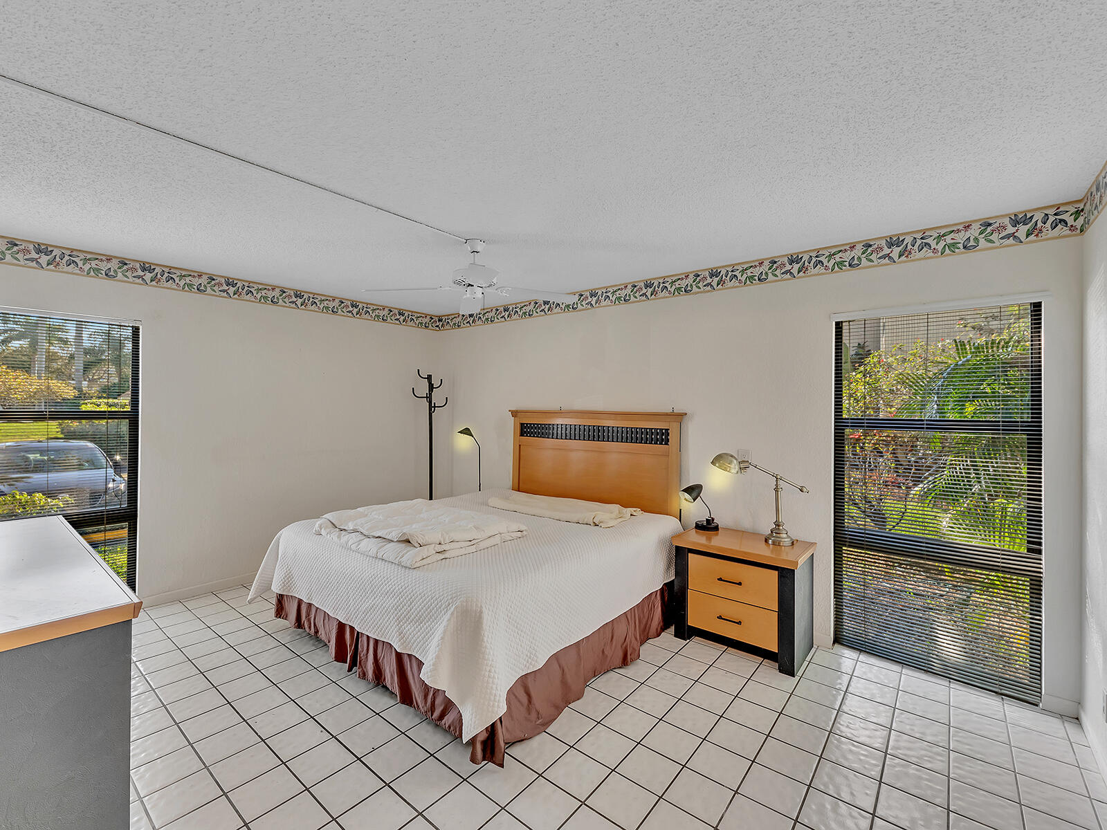 WOODHAVEN CONDO - Residential Lease