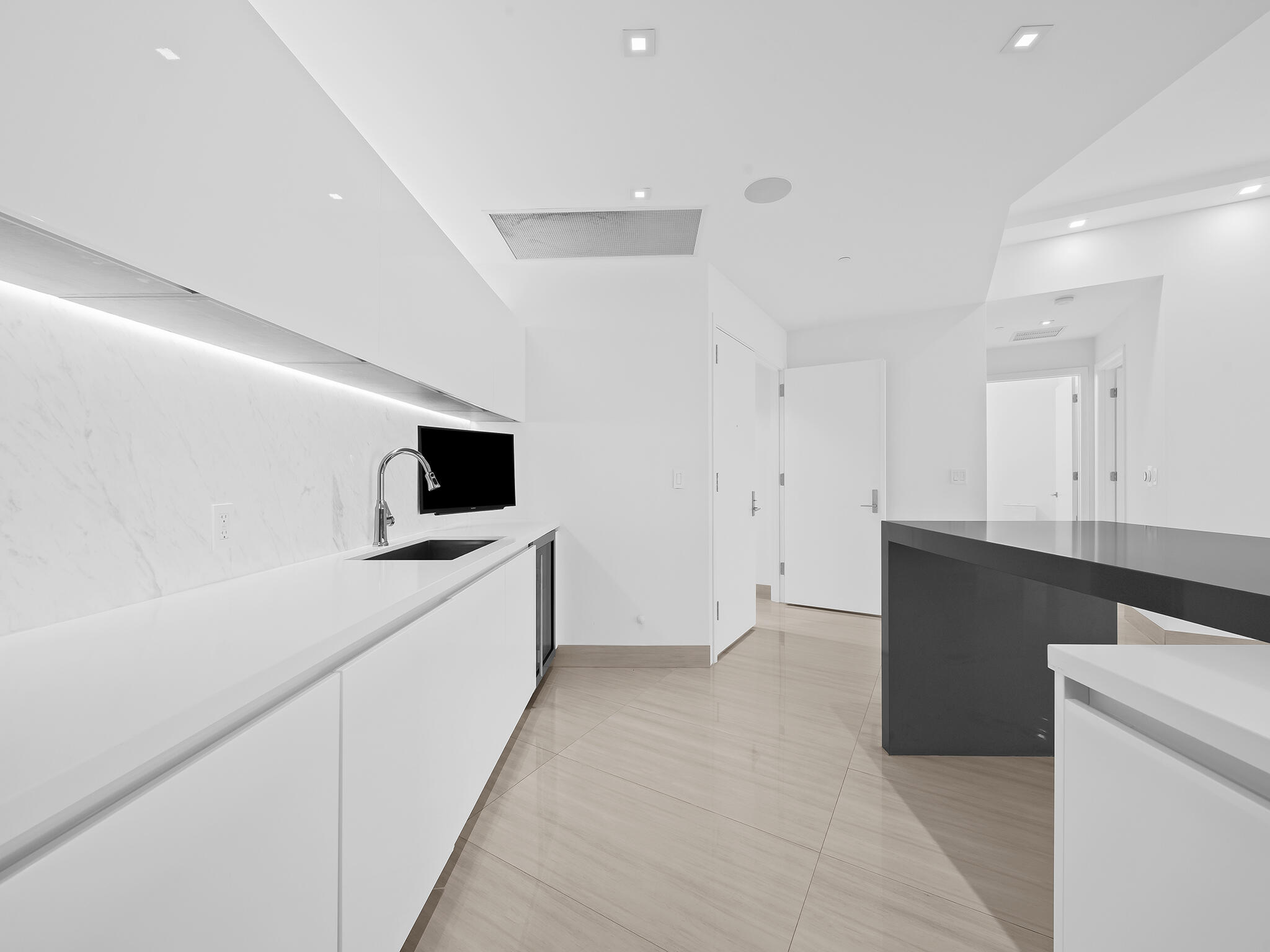 PARAMOUNT - Residential Lease