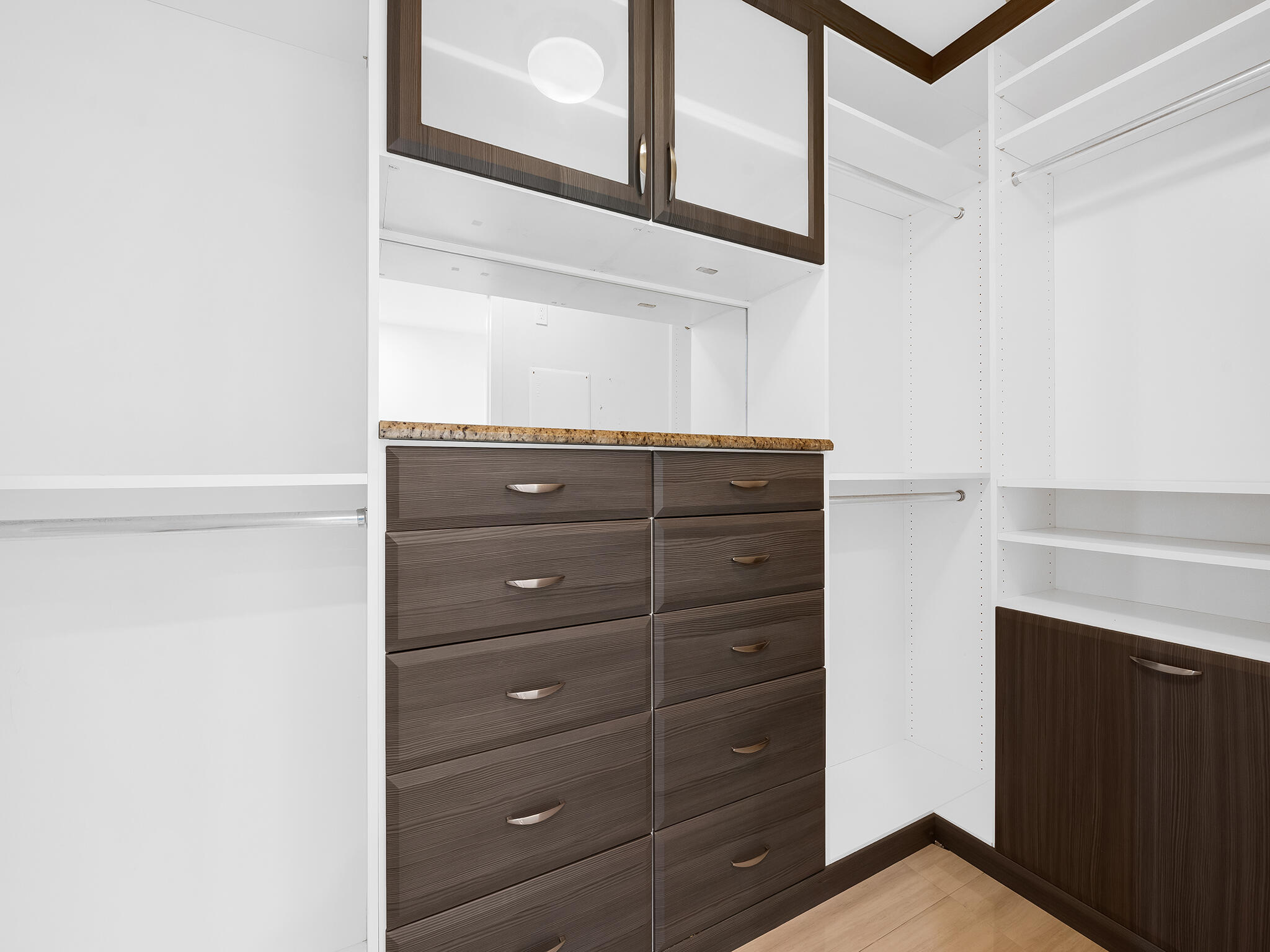 PARAMOUNT - Residential Lease