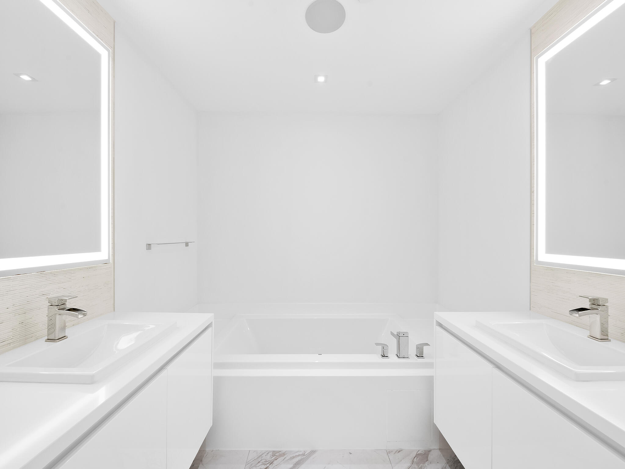 PARAMOUNT - Residential Lease