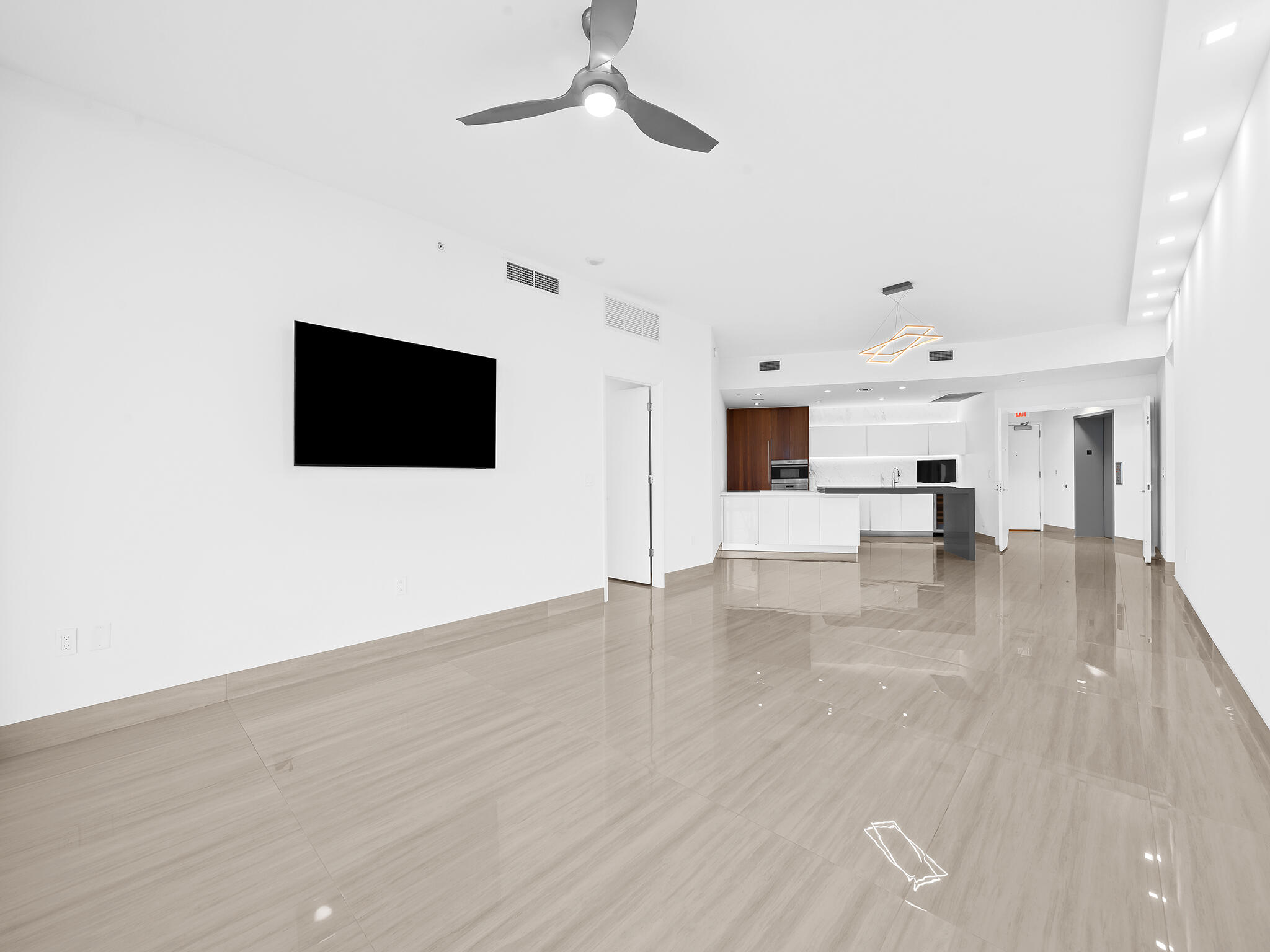 PARAMOUNT - Residential Lease