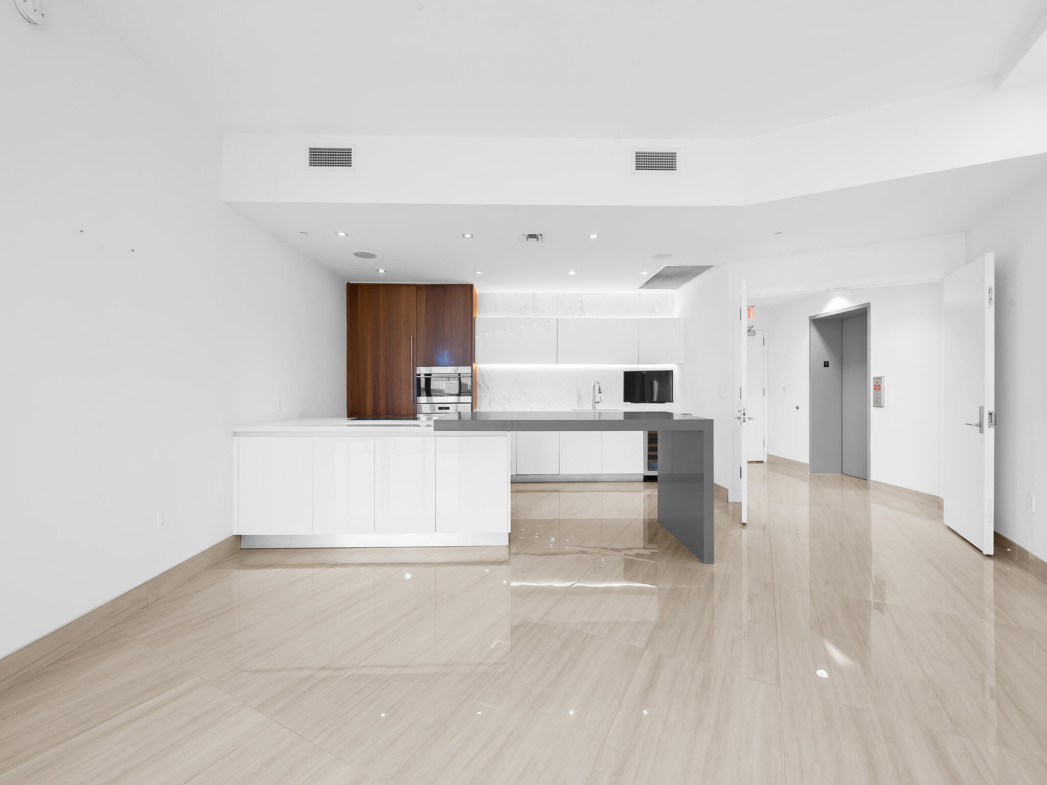 PARAMOUNT - Residential Lease