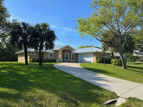 6945 29th Court, Vero Beach, FL MLS: R11073173