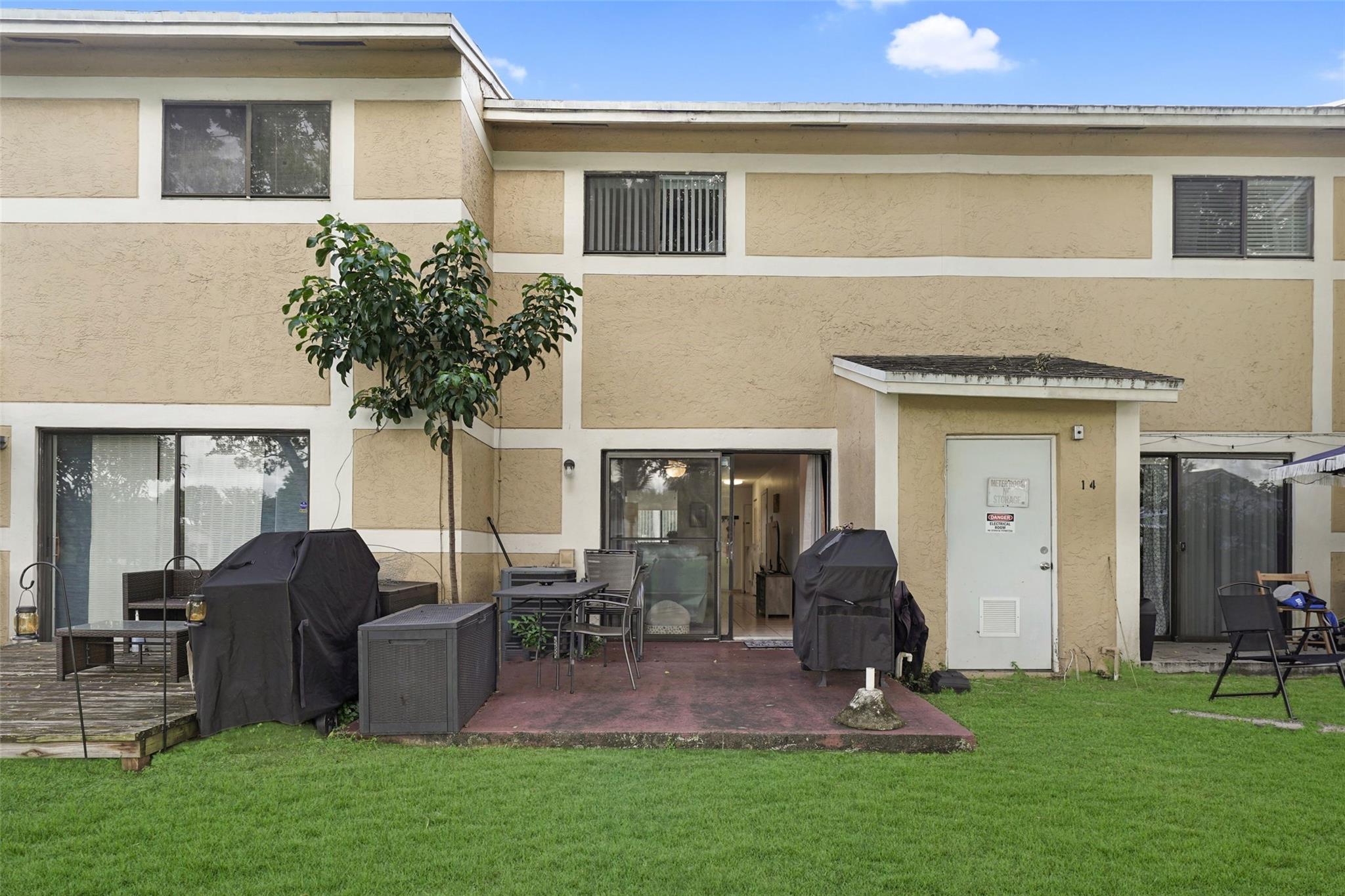 The Palms Of Pembroke Con - Residential Lease