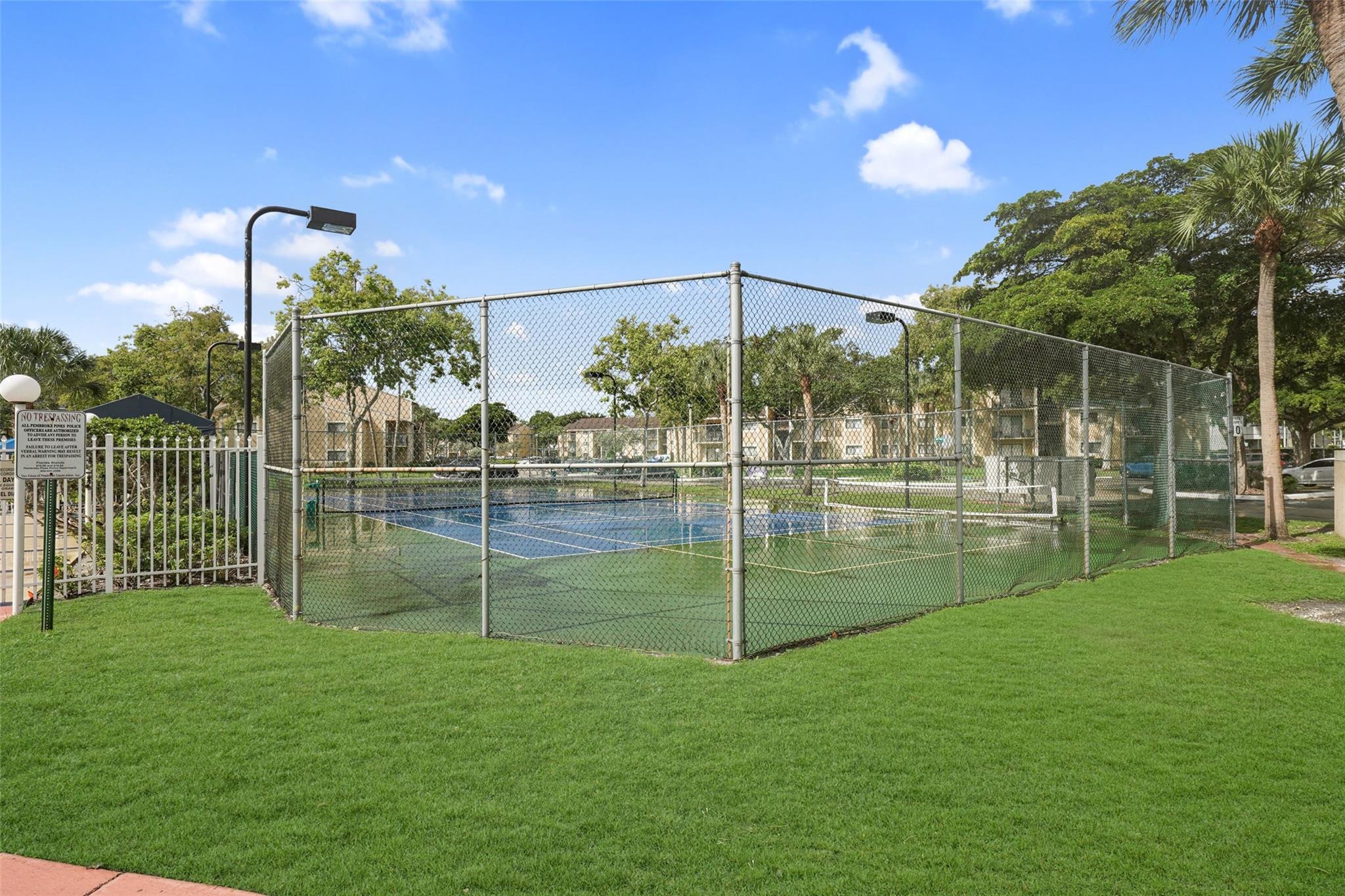 The Palms Of Pembroke Con - Residential Lease