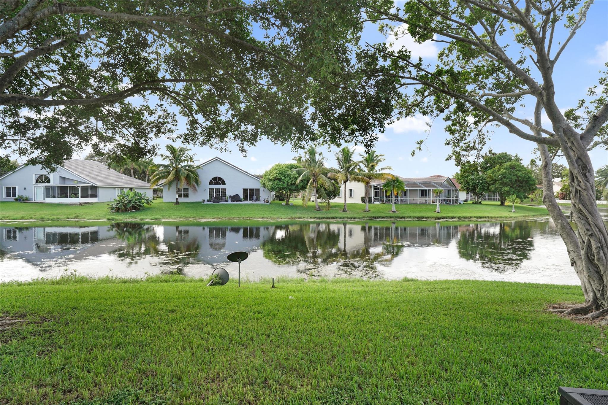 The Palms Of Pembroke Con - Residential Lease