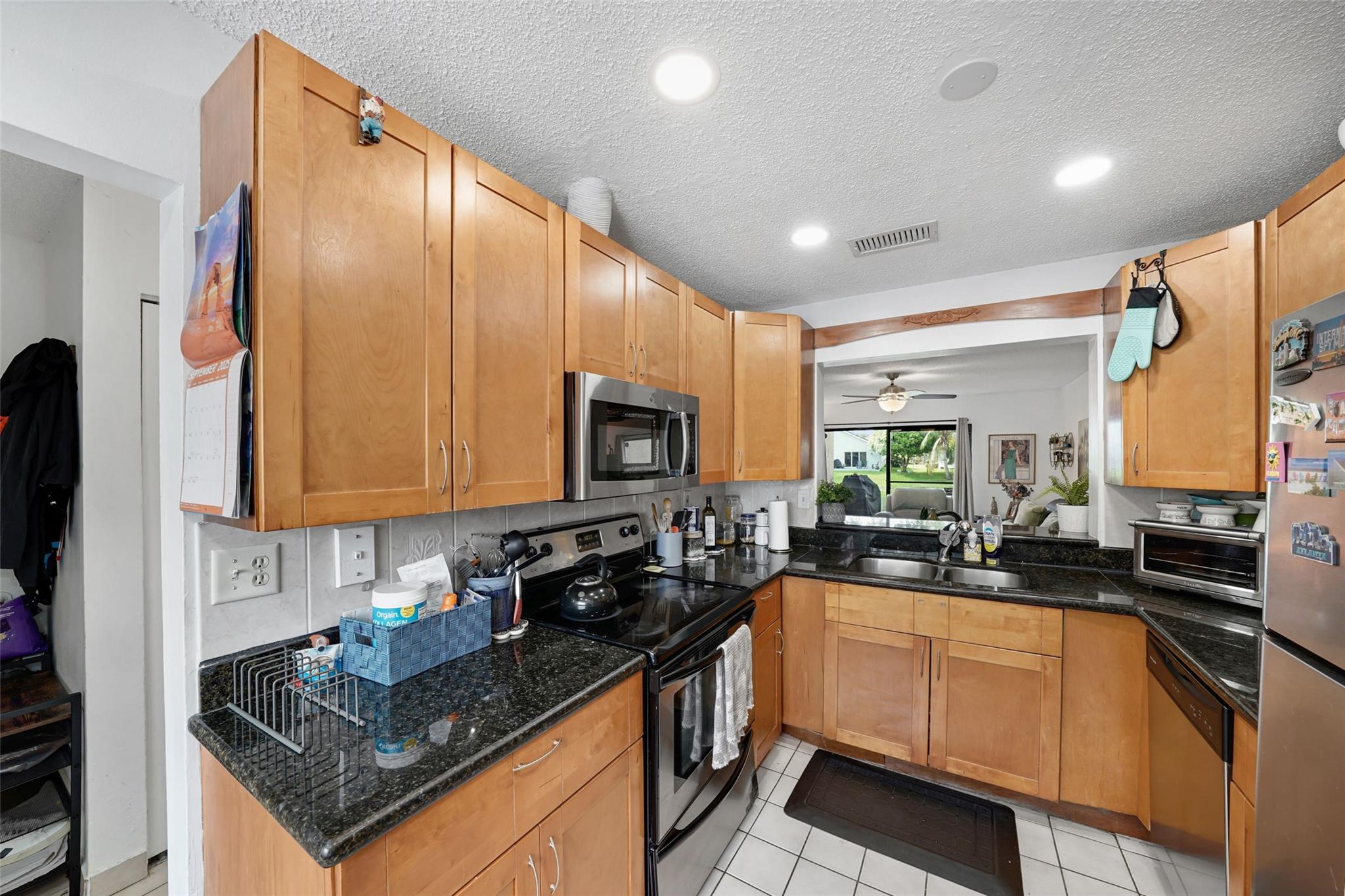 The Palms Of Pembroke Con - Residential Lease