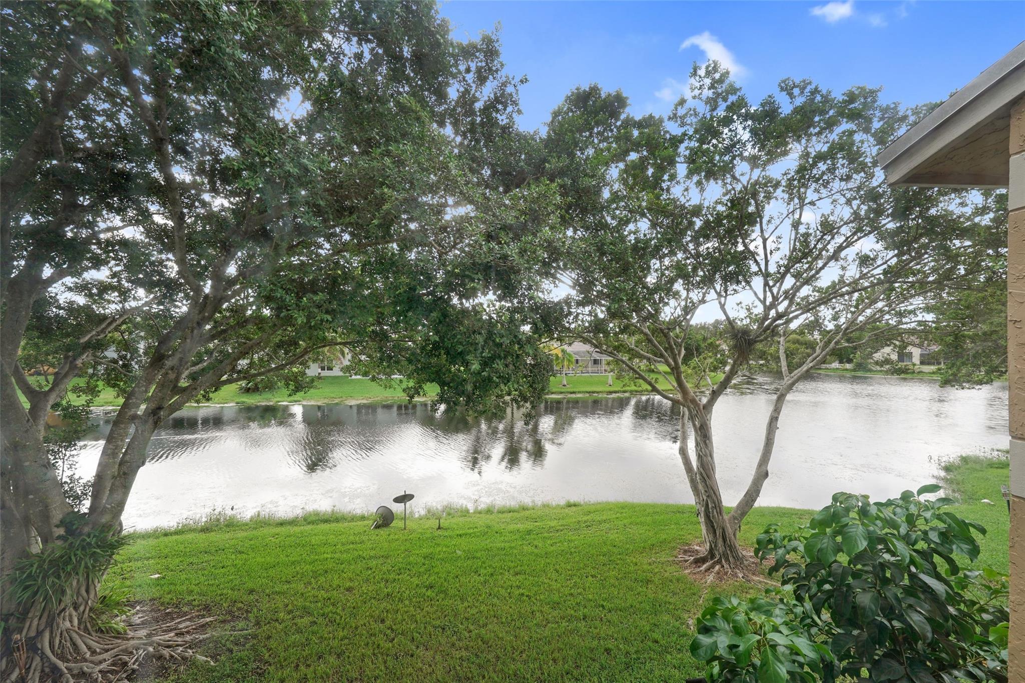 The Palms Of Pembroke Con - Residential Lease