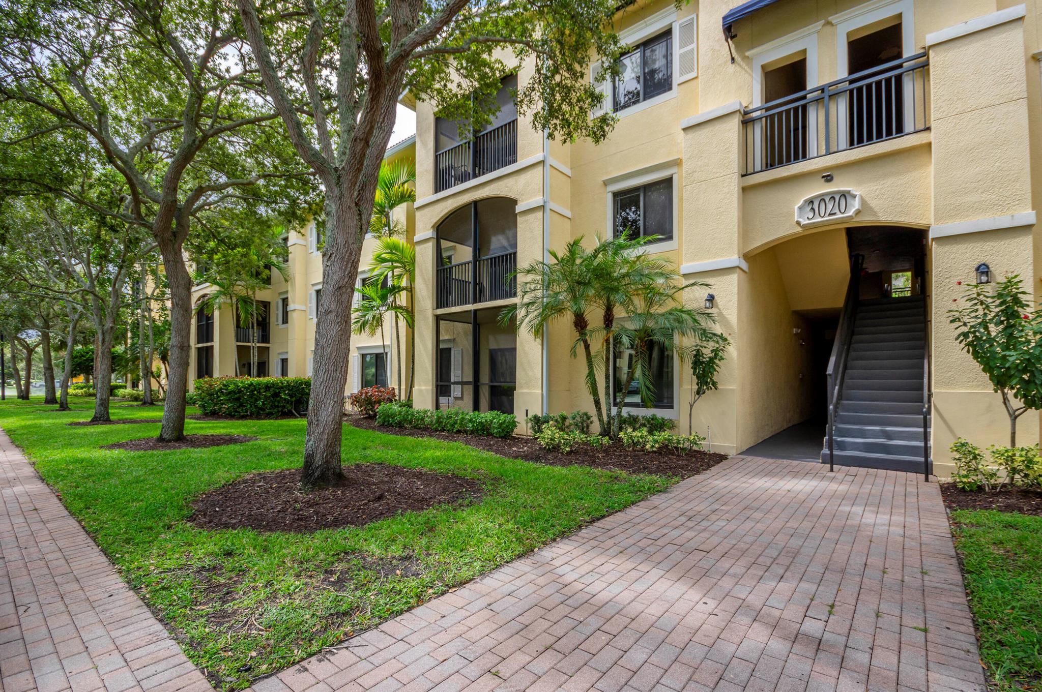 3020 Alcazar Place 106
