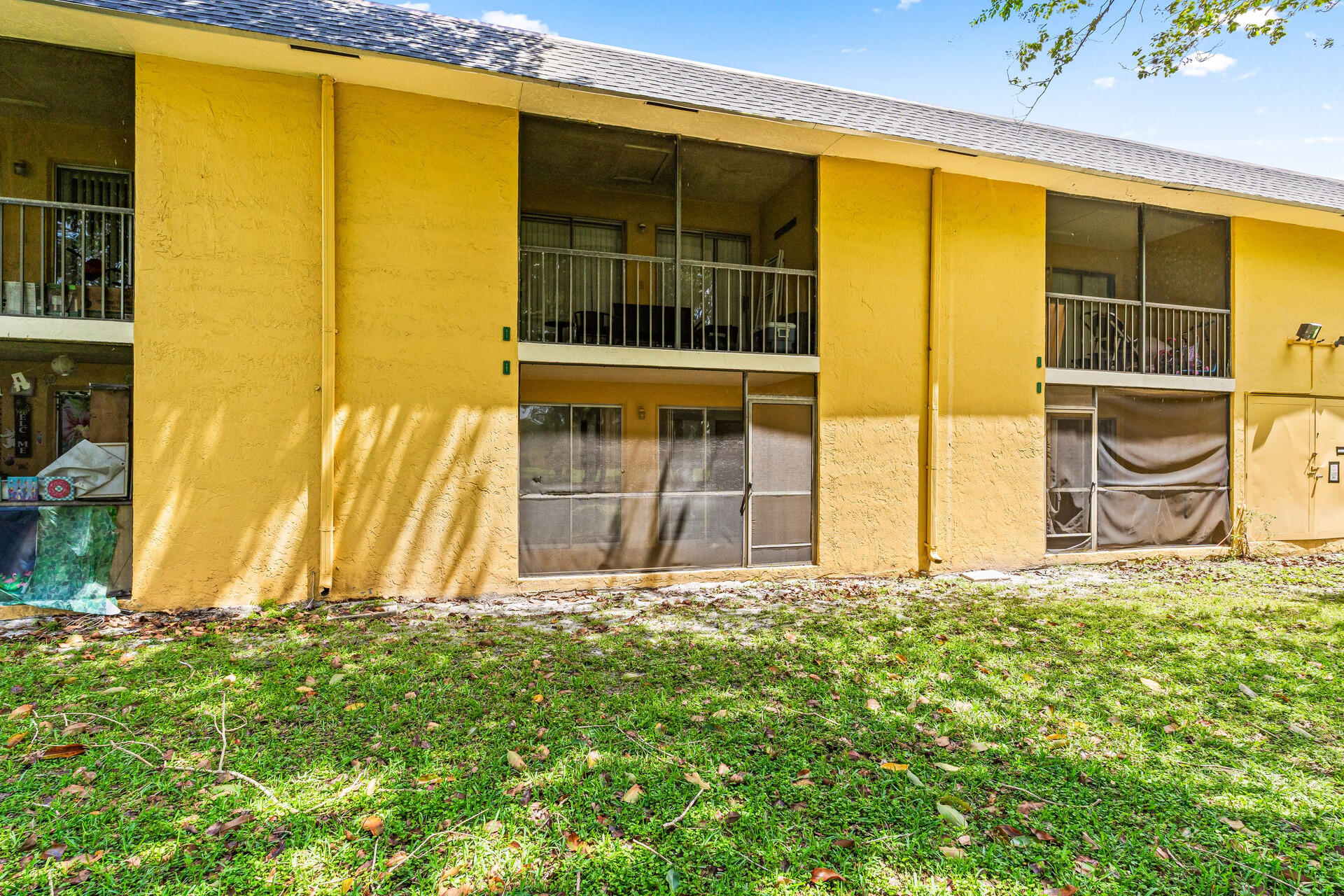 MEADOWS ON THE GREEN COND - Residential