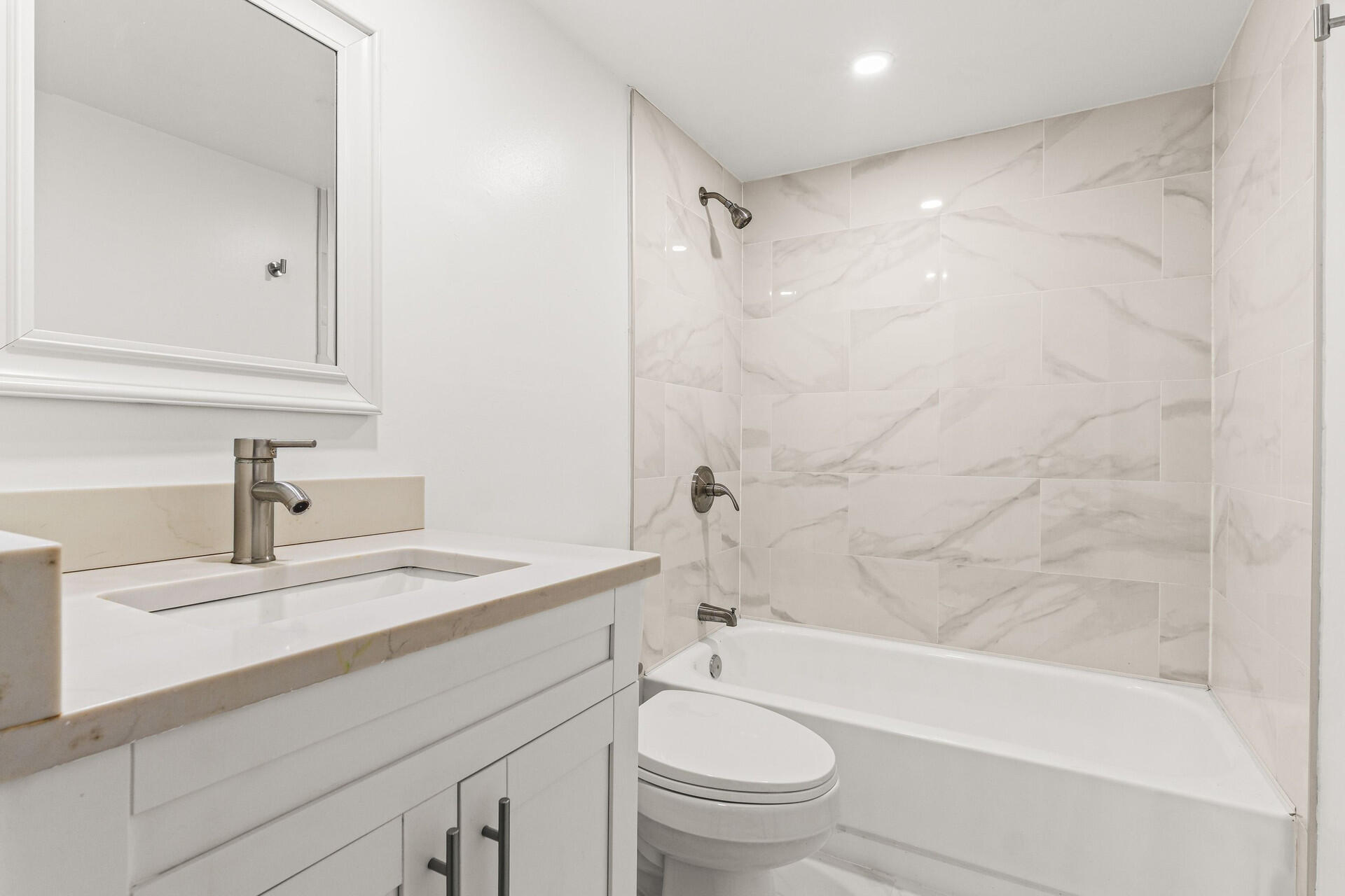 MEADOWS ON THE GREEN COND - Residential